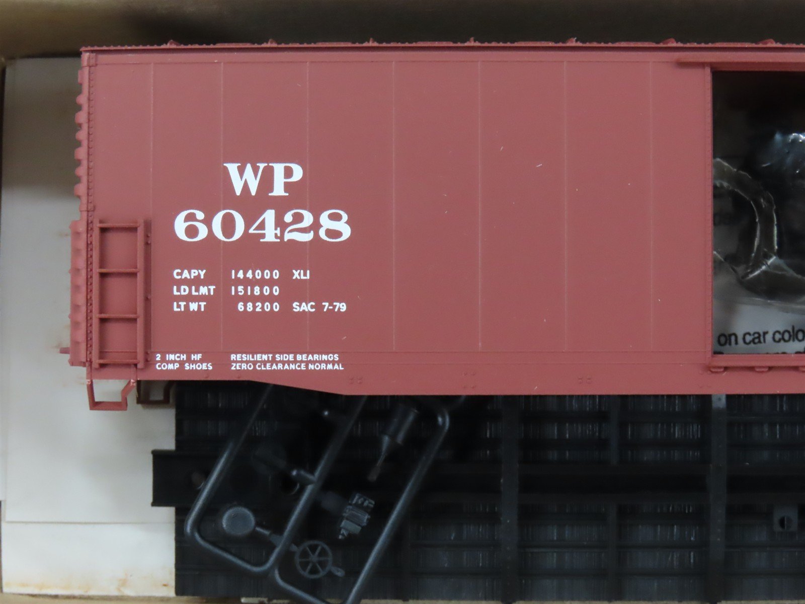 HO Scale Accurail Kit 5809 WP Western Pacific 50' Welded Plug Door Box Car 60428