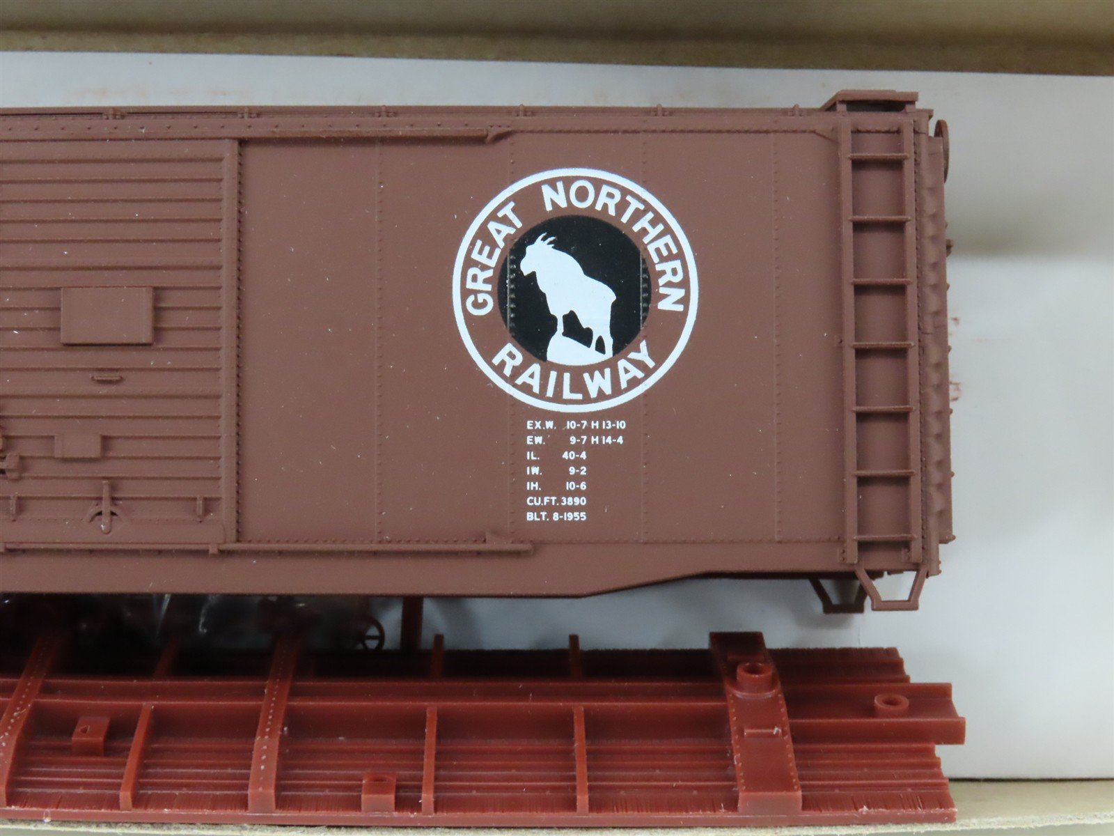HO Scale Accurail Kit 3602.1 GN Great Northern 40' Double Door Box Car #3084