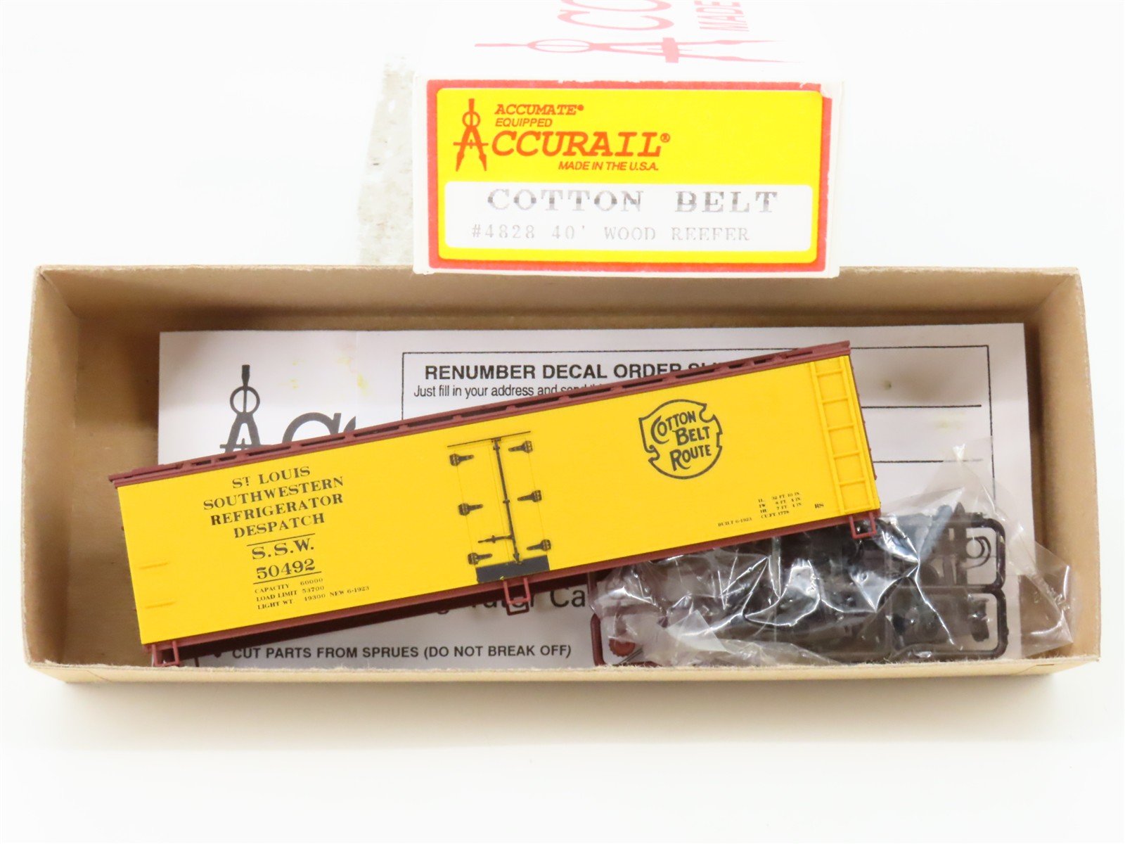 HO Scale Accurail Kit 4828 SSW Cotton Belt Route 40' Wood Reefer #50492