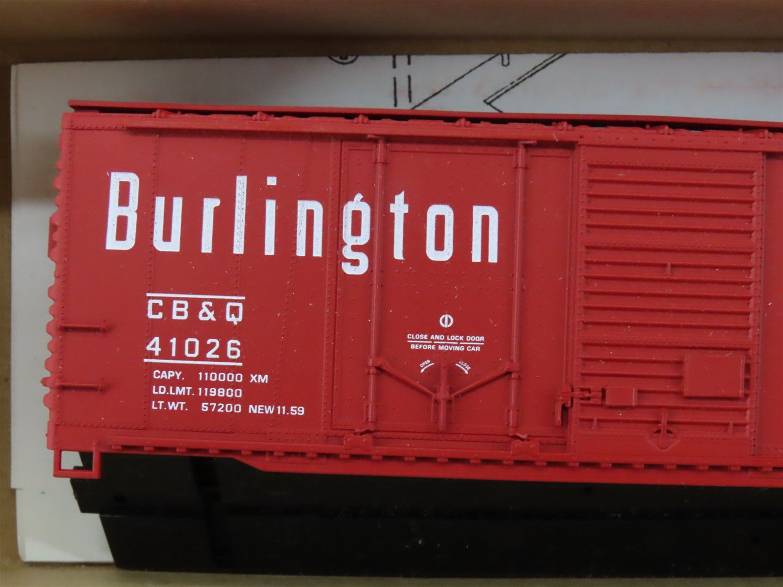 HO Accurail Kit 3808 CB&Q Burlington Route 40' Combination Door Box Car #41026