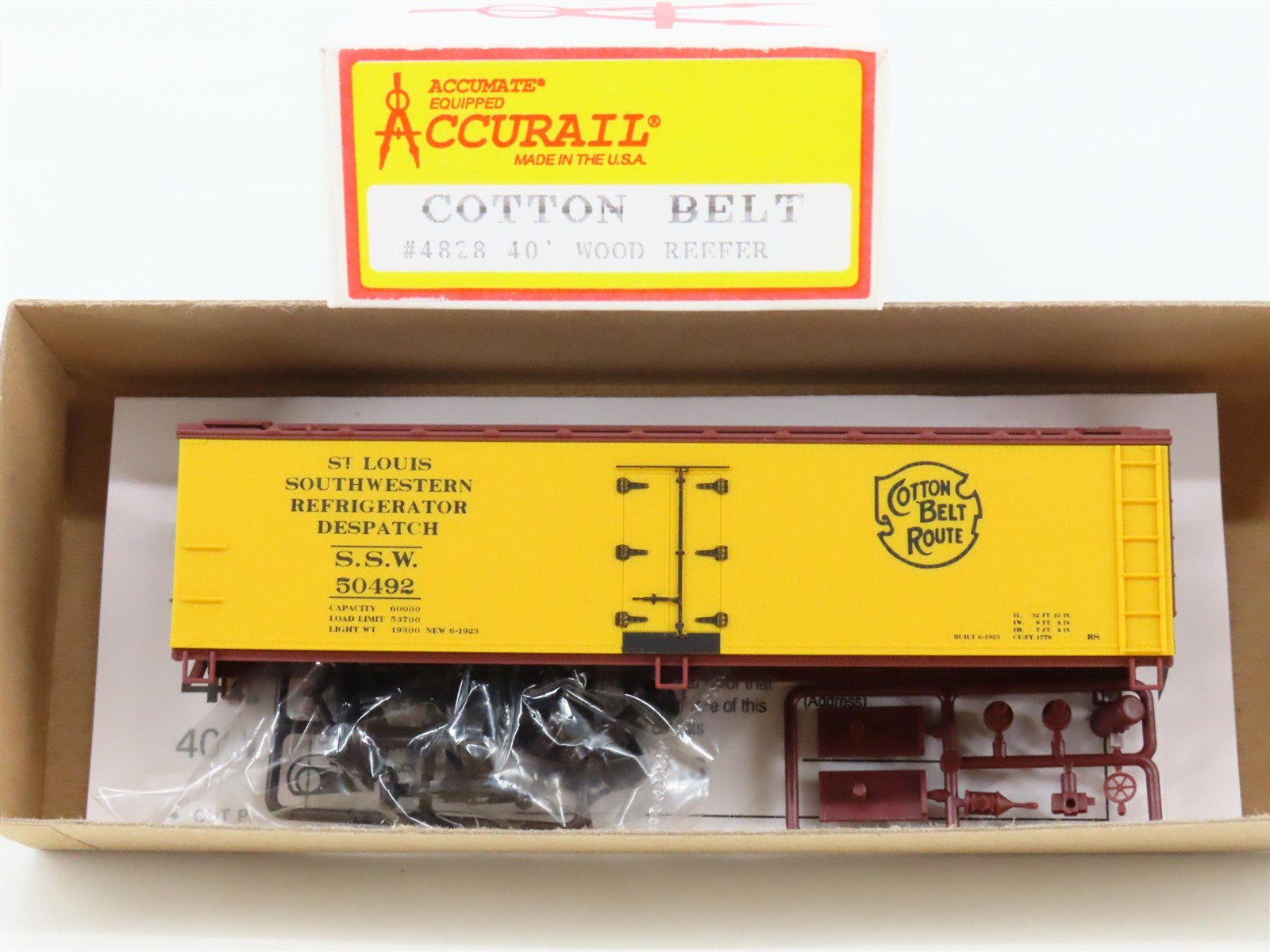HO Scale Accurail Kit 4828 SSW Cotton Belt Route 40' Wood Reefer #50492