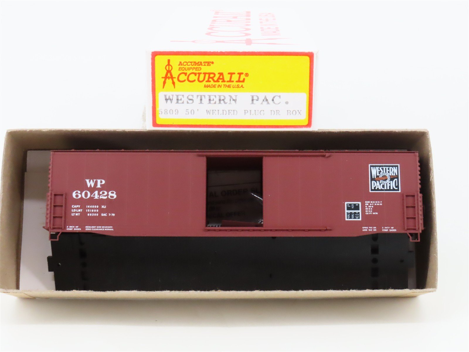 HO Scale Accurail Kit 5809 WP Western Pacific 50' Welded Plug Door Box Car 60428