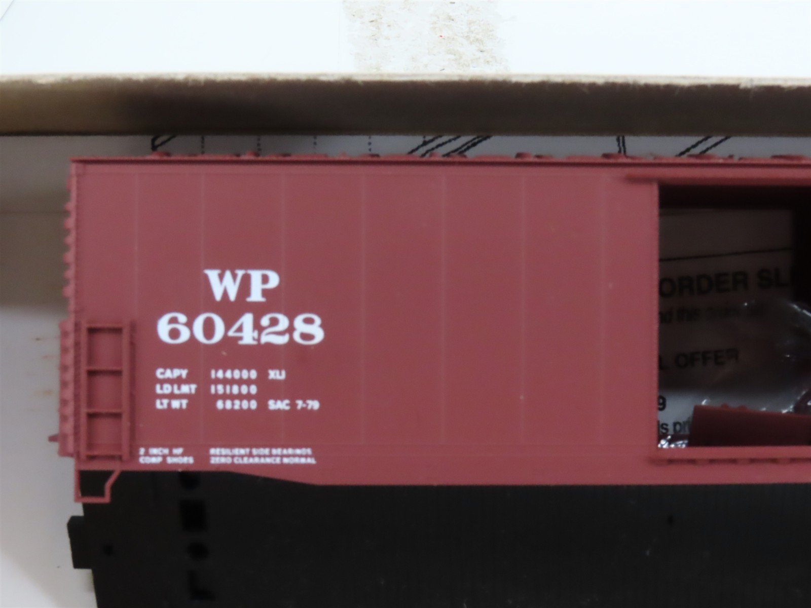 HO Scale Accurail Kit 5809 WP Western Pacific 50' Welded Plug Door Box Car 60428