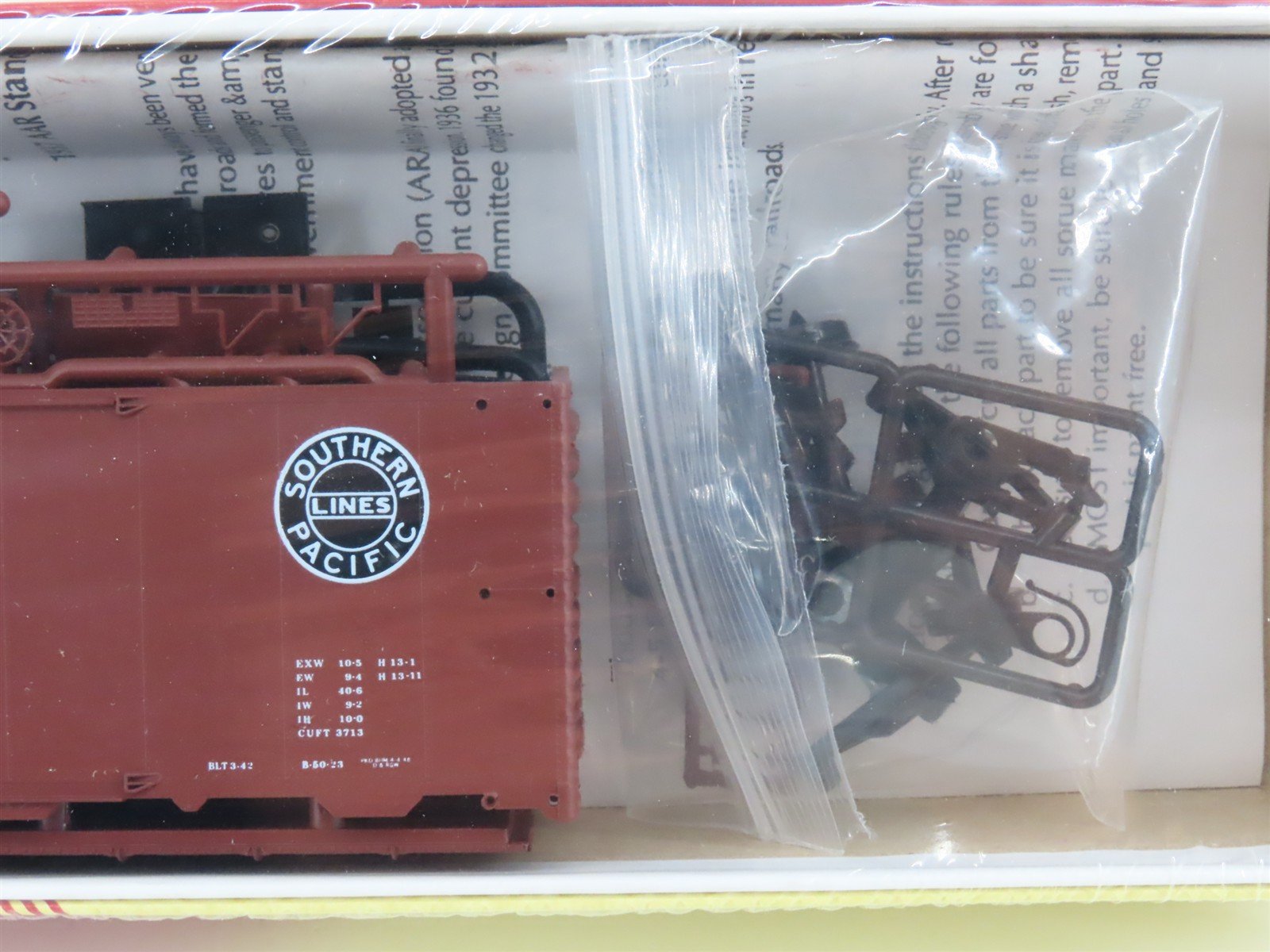 HO Red Caboose Kit RC-8038-1j SP Southern Pacific 40' Box Car #96833 - Sealed