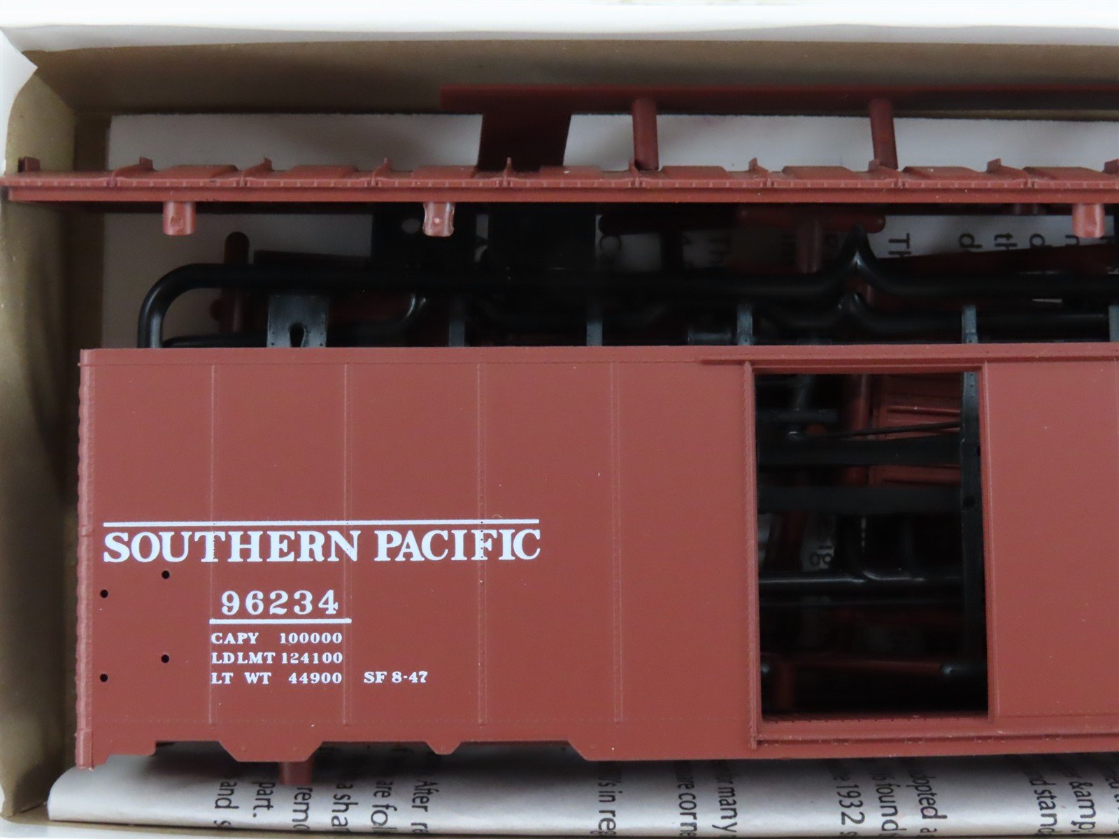 HO Scale Red Caboose Kit RC-8038-1h SP Southern Pacific 40' Box Car #96234