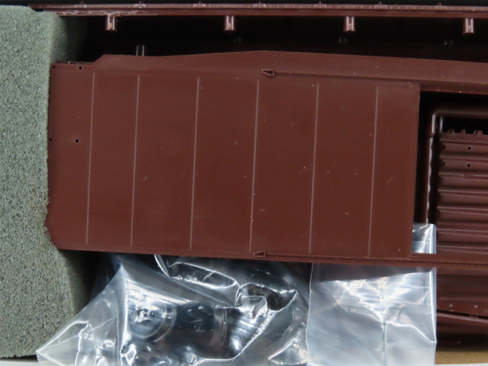 HO Scale InterMountain Kit Undecorated 50' Double Door Box Car