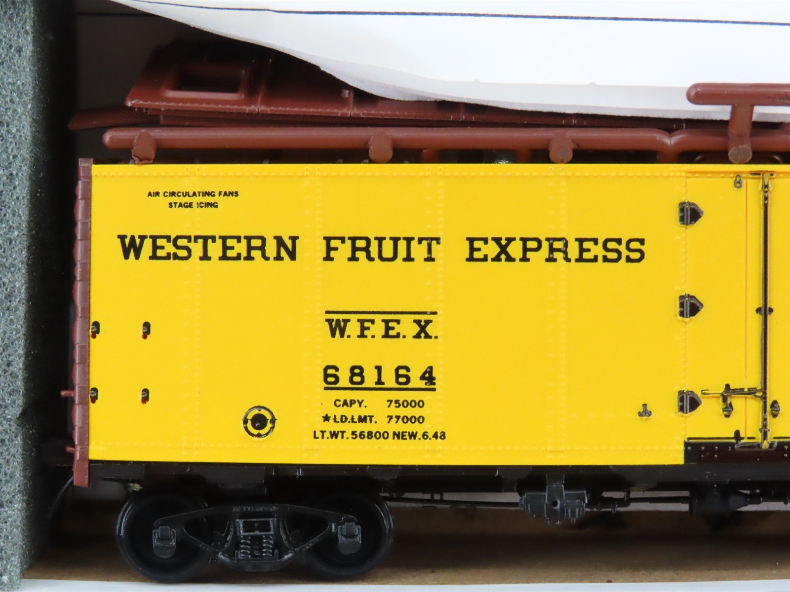 HO Scale InterMountain Kit 40505-05 WFEX Reefer #68164 - Partially Assembled