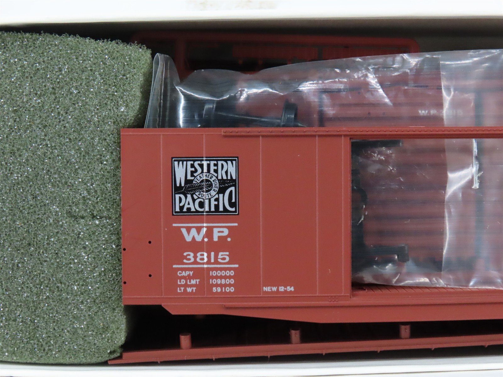 HO InterMountain Kit 40603-10 WP Western Pacific 50' Double Door Box Car #3815
