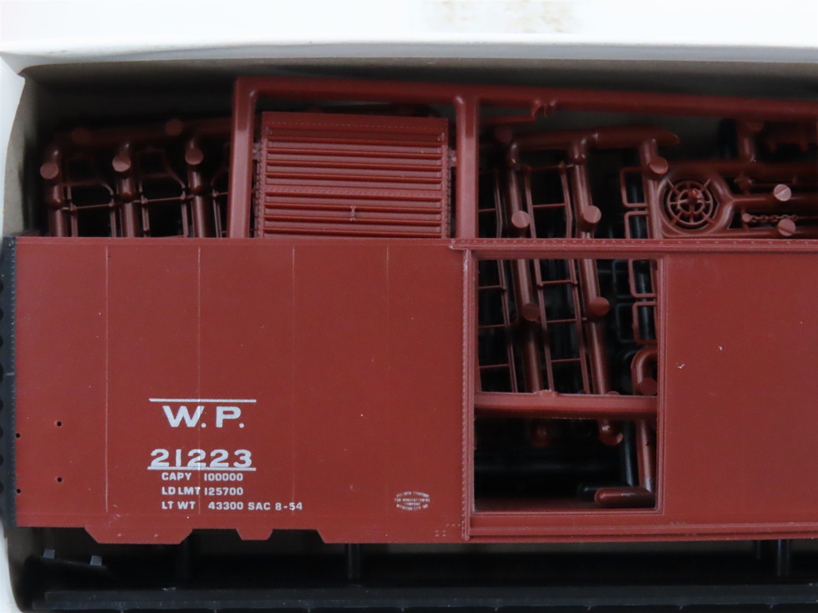 HO Scale InterMountain Kit 40471-08 WP Western Pacific 40' Box Car #21223