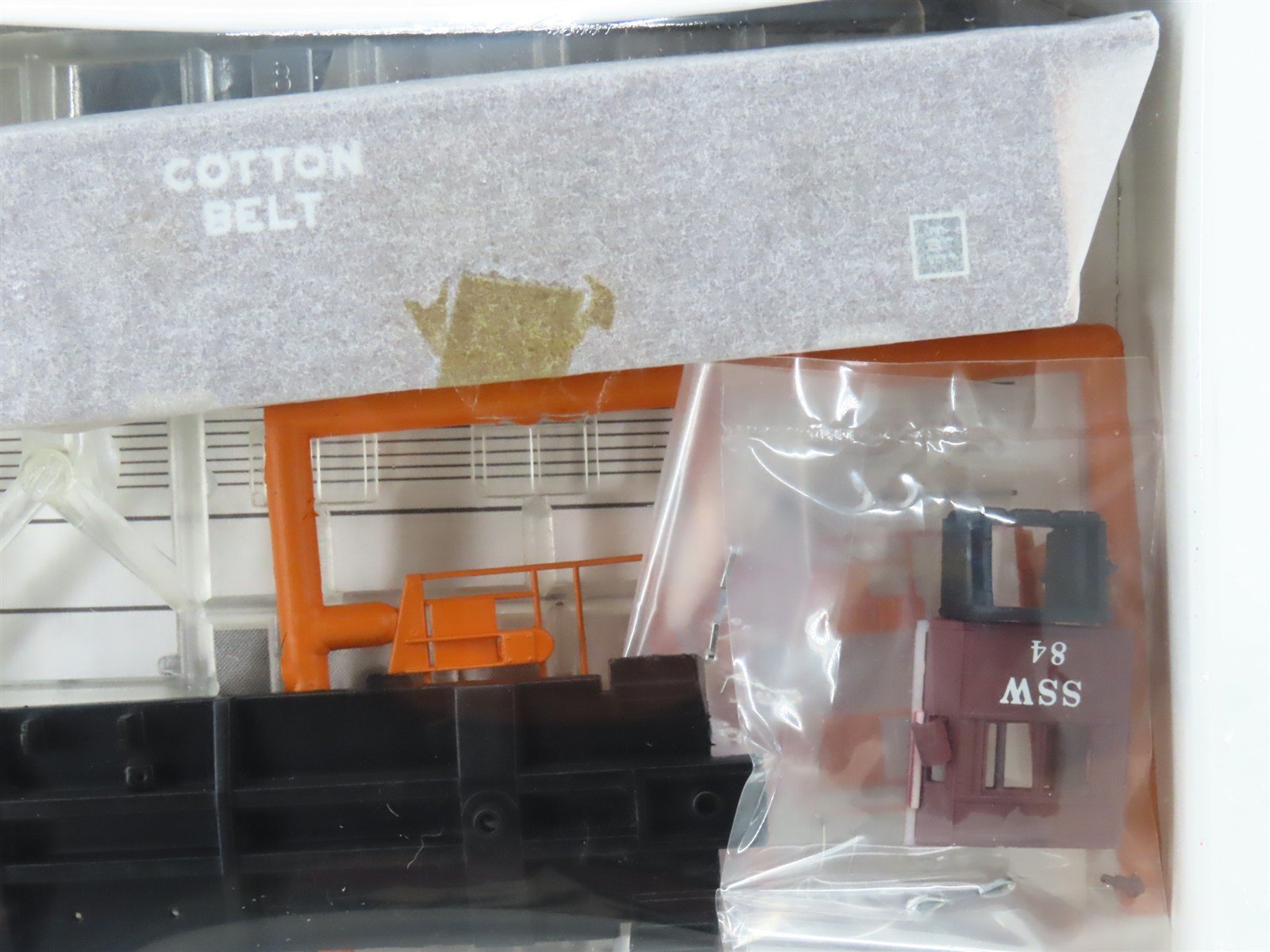 HO Scale Walthers Kit 932-4362 SSW Cotton Belt Bay Window Caboose #84 - Sealed