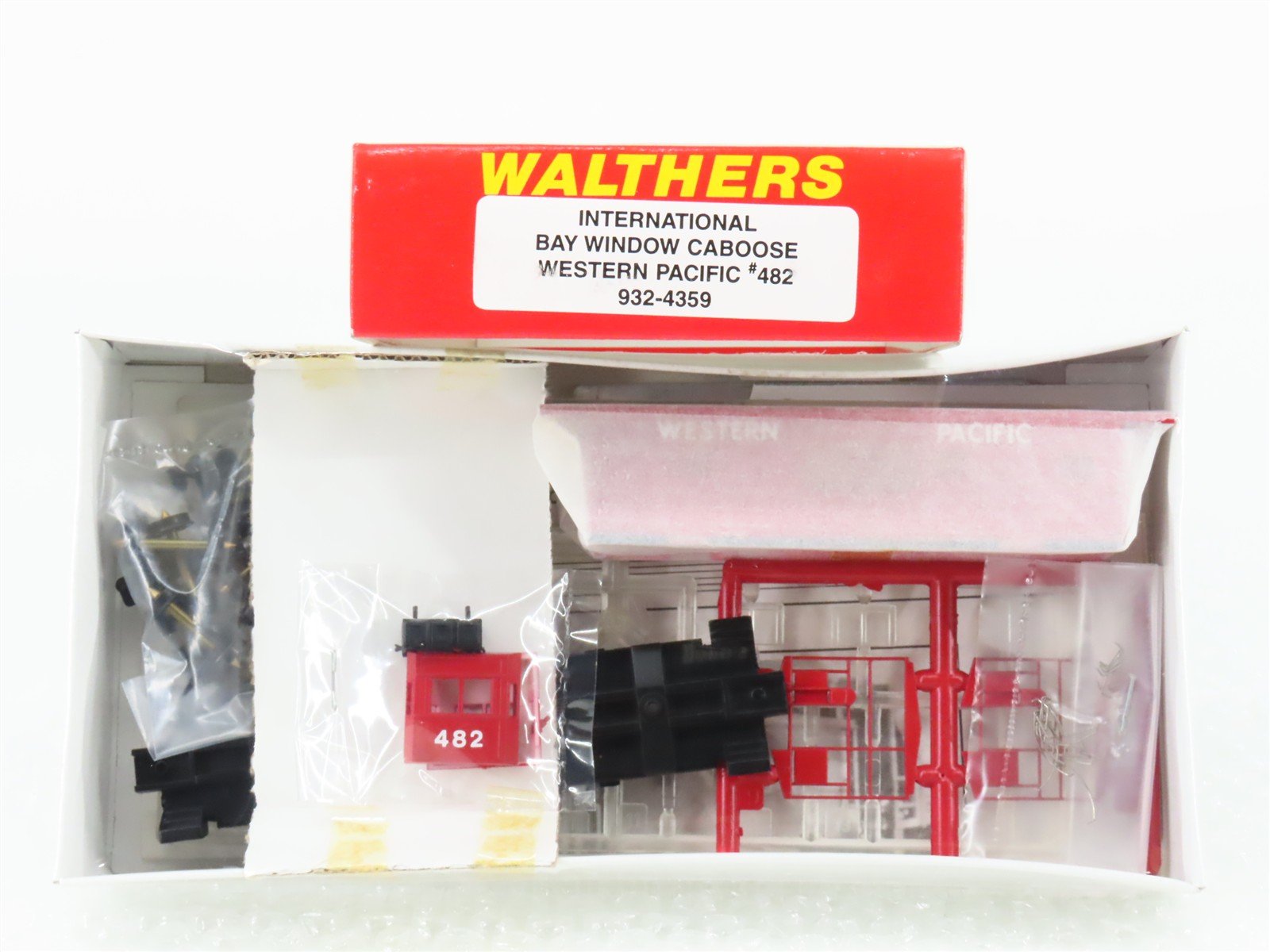 HO Walthers Kit 932-4359 WP Western Pacific Bay Window Caboose #482 - Sealed
