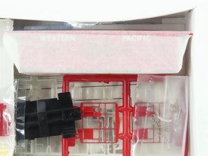 HO Walthers Kit 932-4359 WP Western Pacific Bay Window Caboose #482 - Sealed
