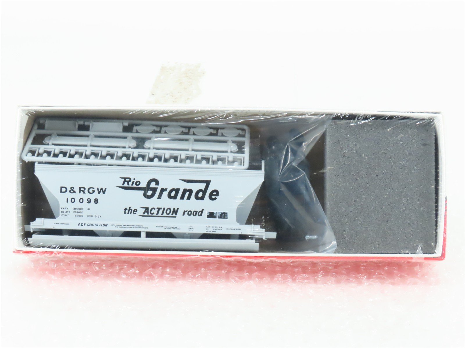 HO Scale InterMountain Kit 41504-18 D&RGW Rio Grande 2-Bay Hopper #10098 -Sealed