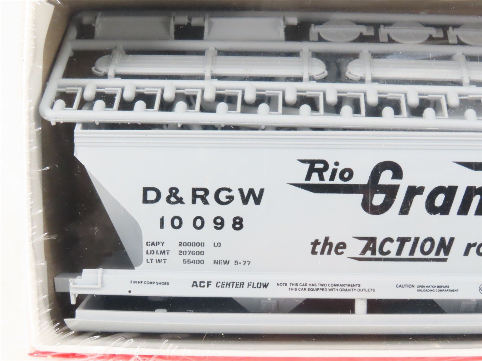 HO Scale InterMountain Kit 41504-18 D&RGW Rio Grande 2-Bay Hopper #10098 -Sealed