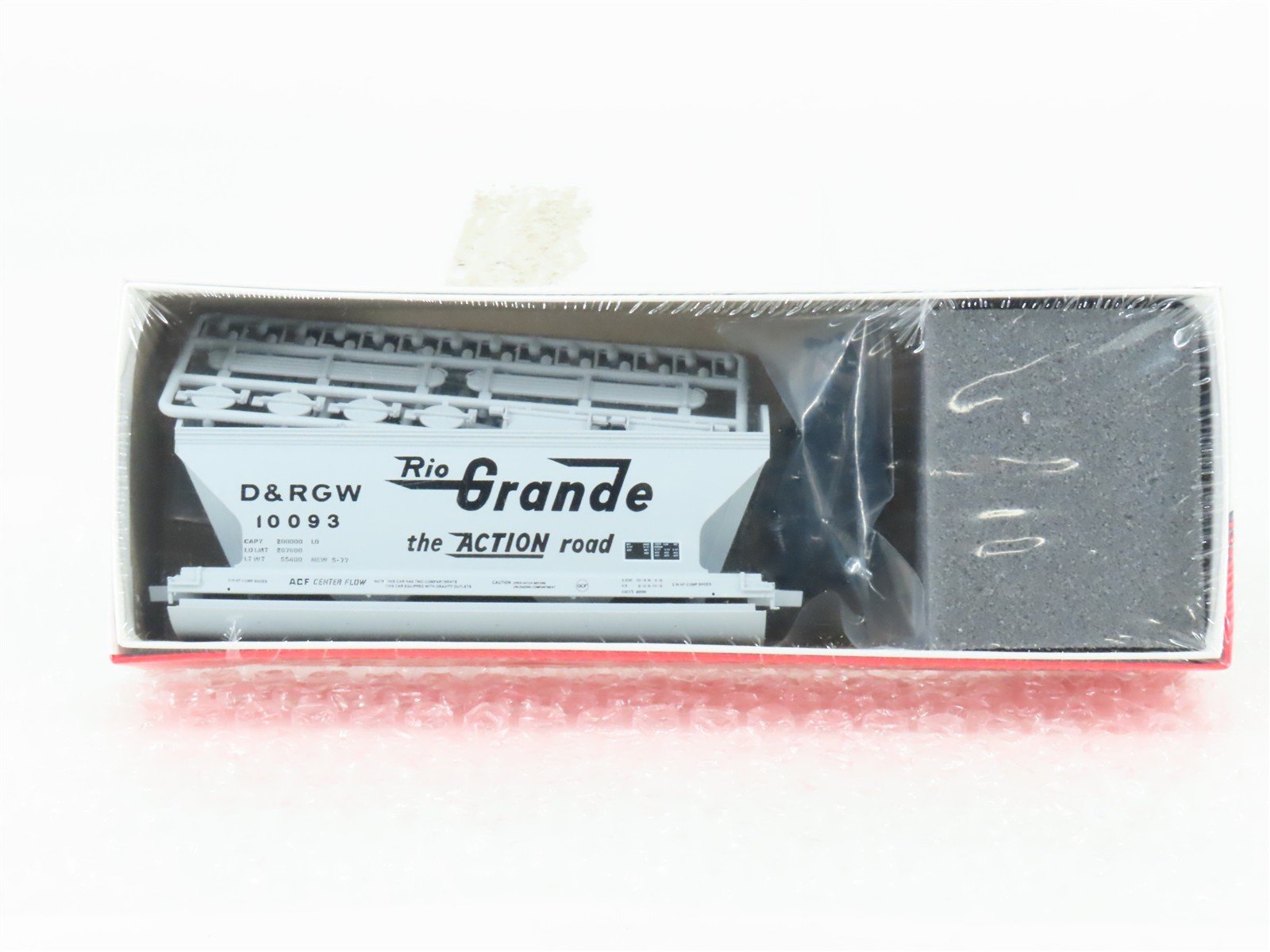 HO Scale InterMountain Kit 41504-17 D&RGW Rio Grande 2-Bay Hopper #10093 -Sealed