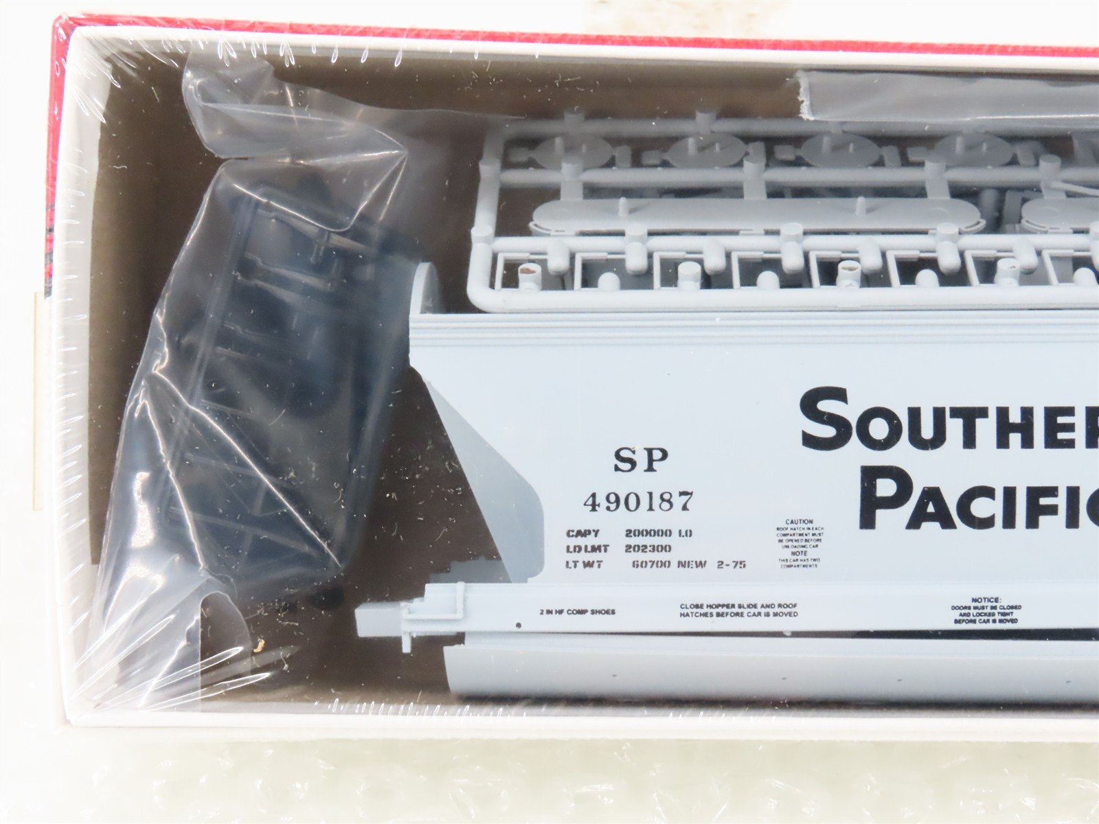 HO InterMountain Kit 41511-03 SP Southern Pacific 2-Bay Hopper #490187 - Sealed