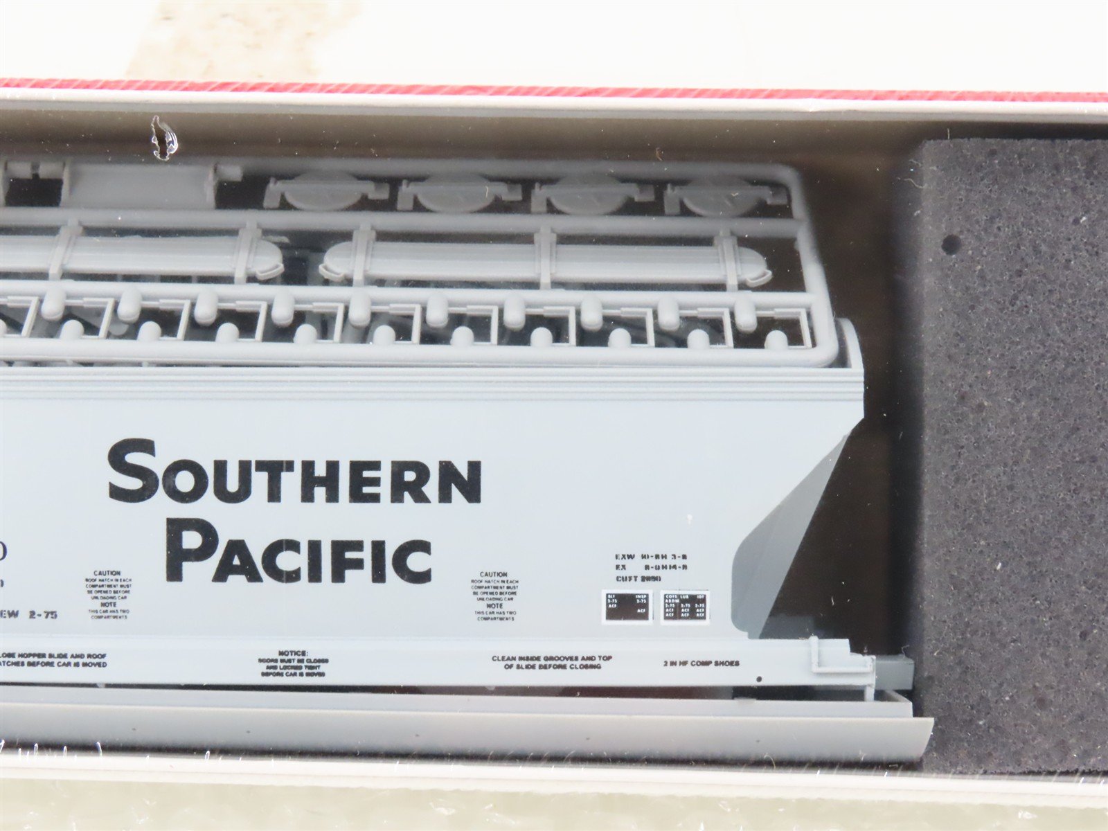 HO InterMountain Kit 41511-05 SP Southern Pacific 2-Bay Hopper #490250 - Sealed