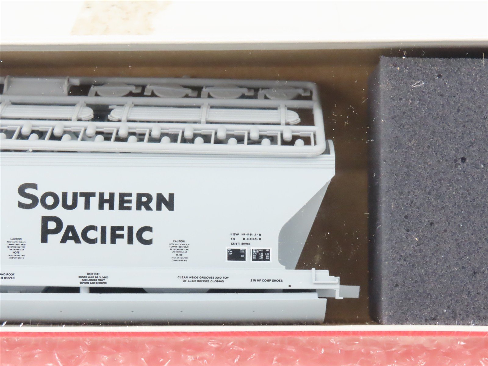 HO InterMountain Kit 41511-11 SP Southern Pacific 2-Bay Hopper #490436 - Sealed