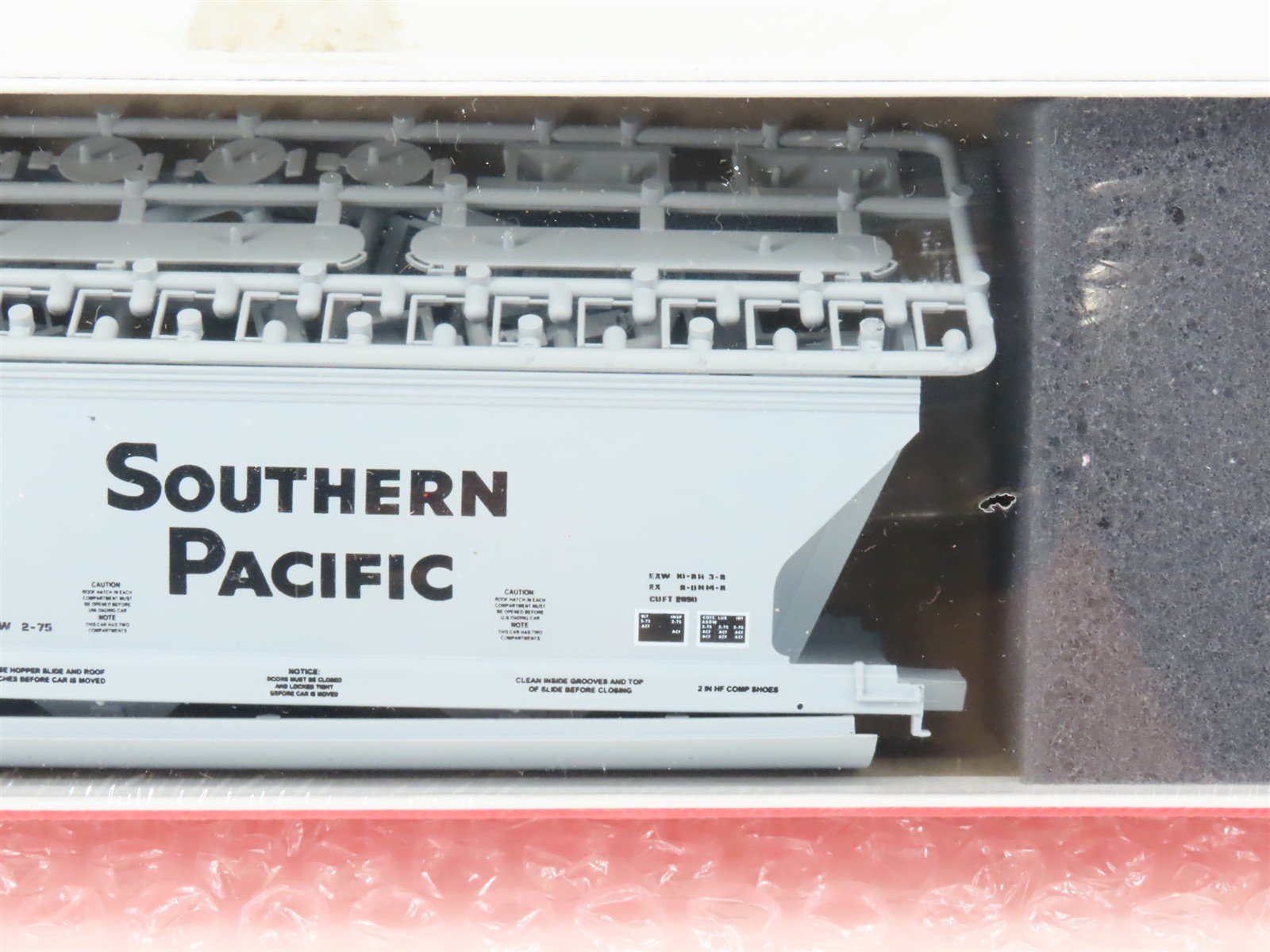 HO InterMountain Kit 41511-01 SP Southern Pacific 2-Bay Hopper #490109 - Sealed