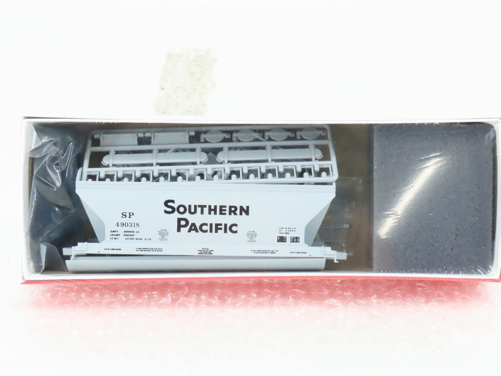 HO InterMountain Kit 41511-07 SP Southern Pacific 2-Bay Hopper #490318 - Sealed
