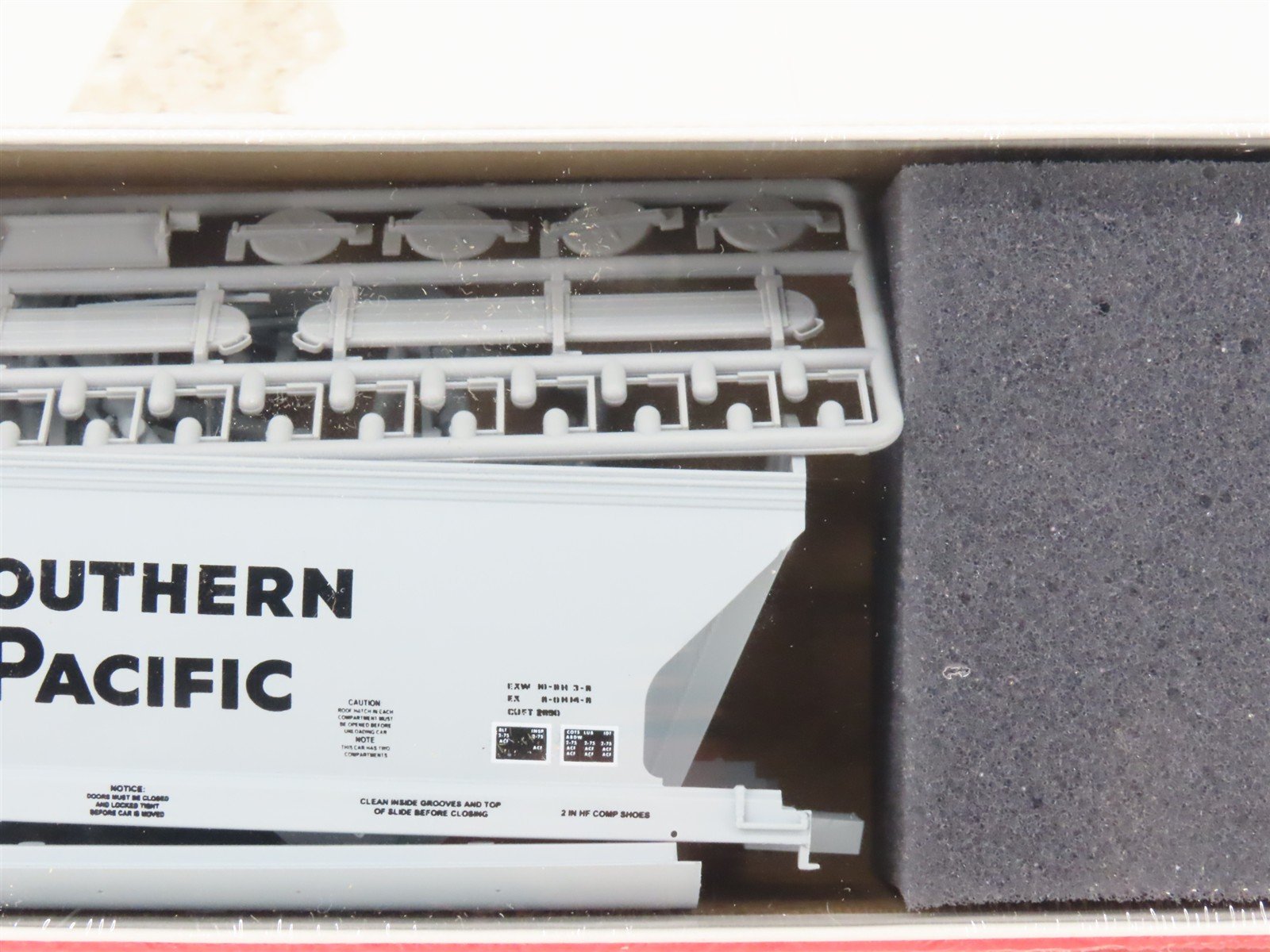 HO InterMountain Kit 41511-12 SP Southern Pacific 2-Bay Hopper #490482 - Sealed