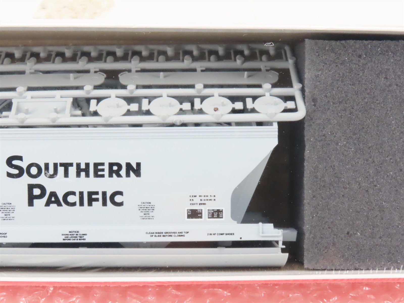HO InterMountain Kit 41511-09 SP Southern Pacific 2-Bay Hopper #490399 -Sealed