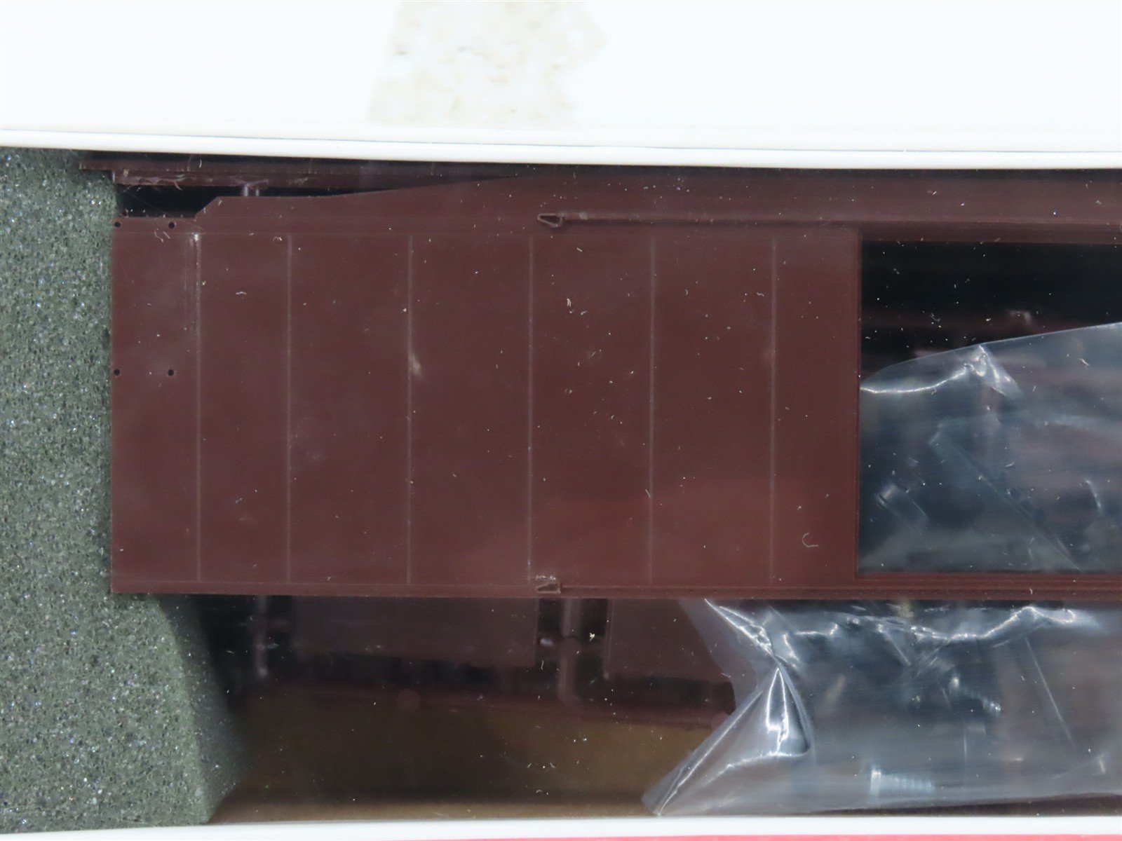 HO Scale InterMountain Kit 40698 Undecorated 50' Double Door Box Car - Sealed