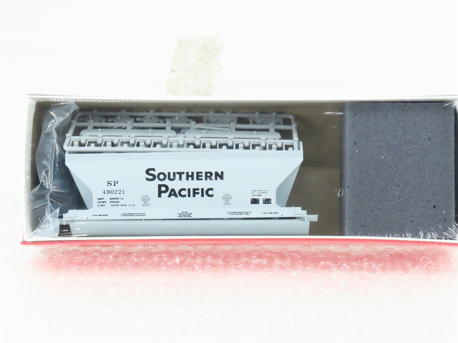 HO InterMountain Kit 41511-04 SP Southern Pacific 2-Bay Hopper #490221 - Sealed