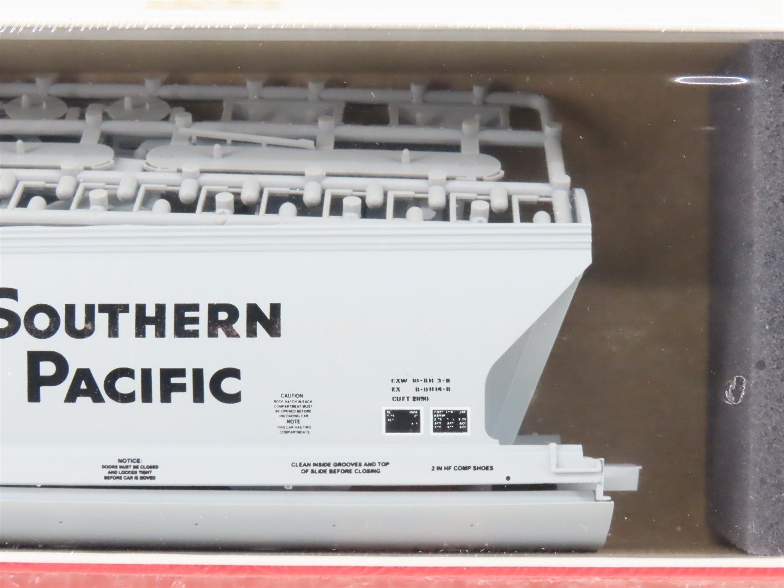 HO InterMountain Kit 41511-04 SP Southern Pacific 2-Bay Hopper #490221 - Sealed