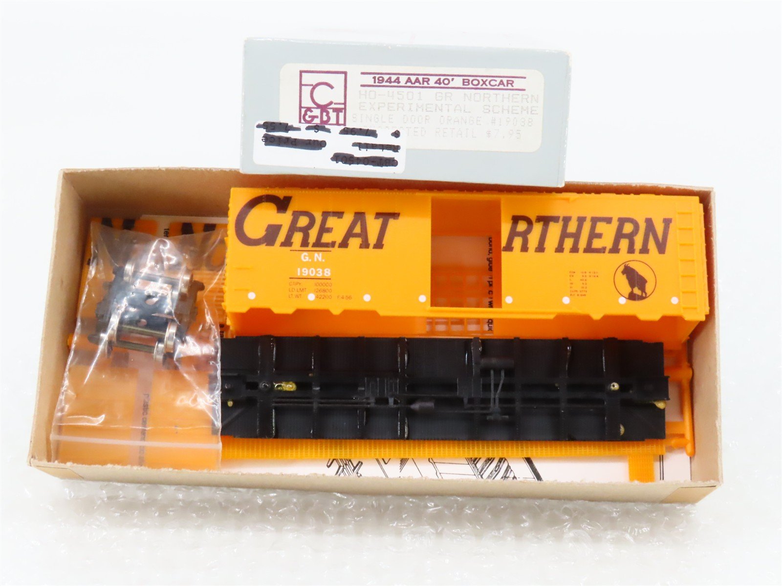 HO Scale C&BT Shops Kit 4501 GN Great Northern Single Door Box Car #19038