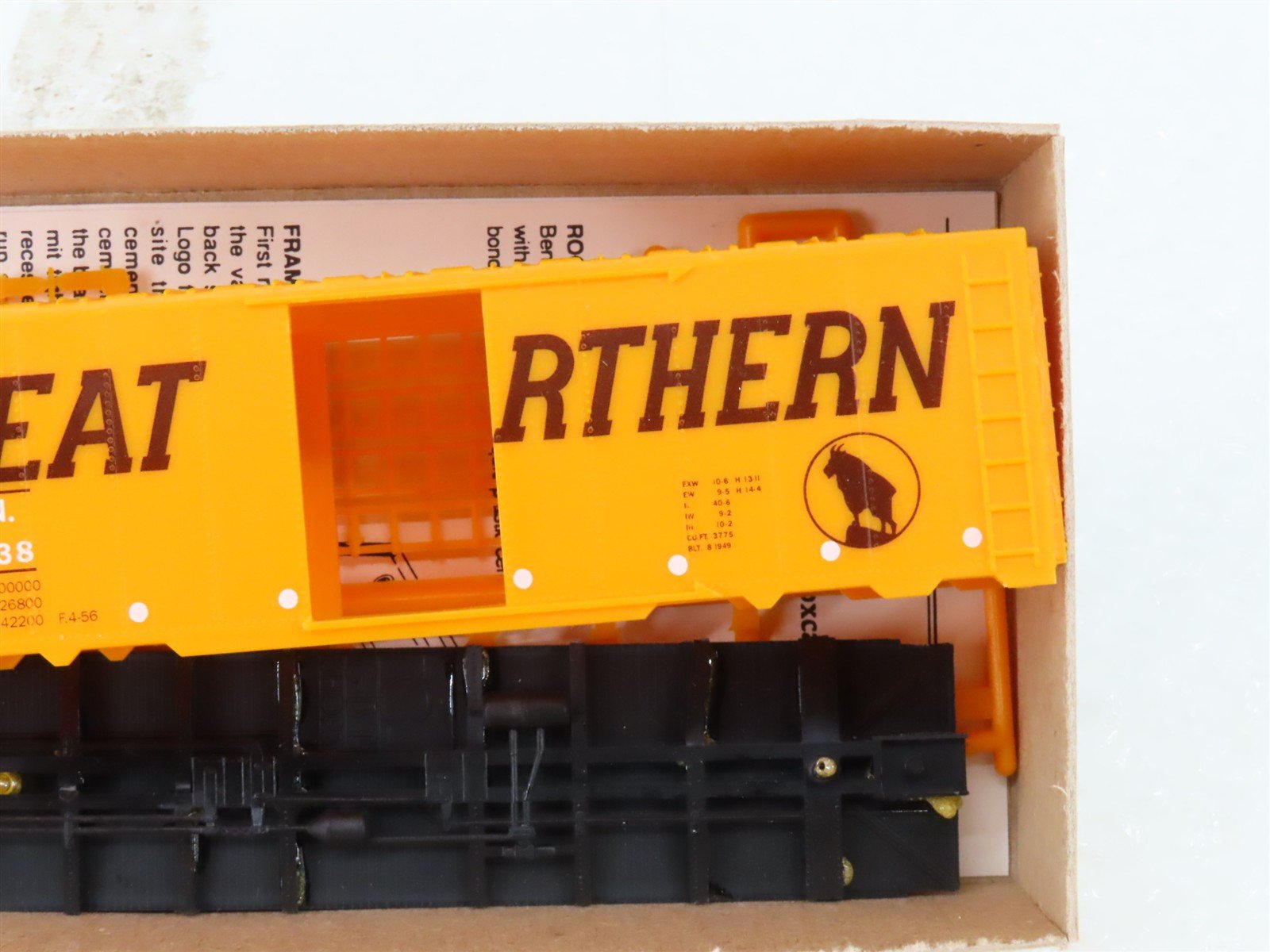 HO Scale C&BT Shops Kit 4501 GN Great Northern Single Door Box Car #19038