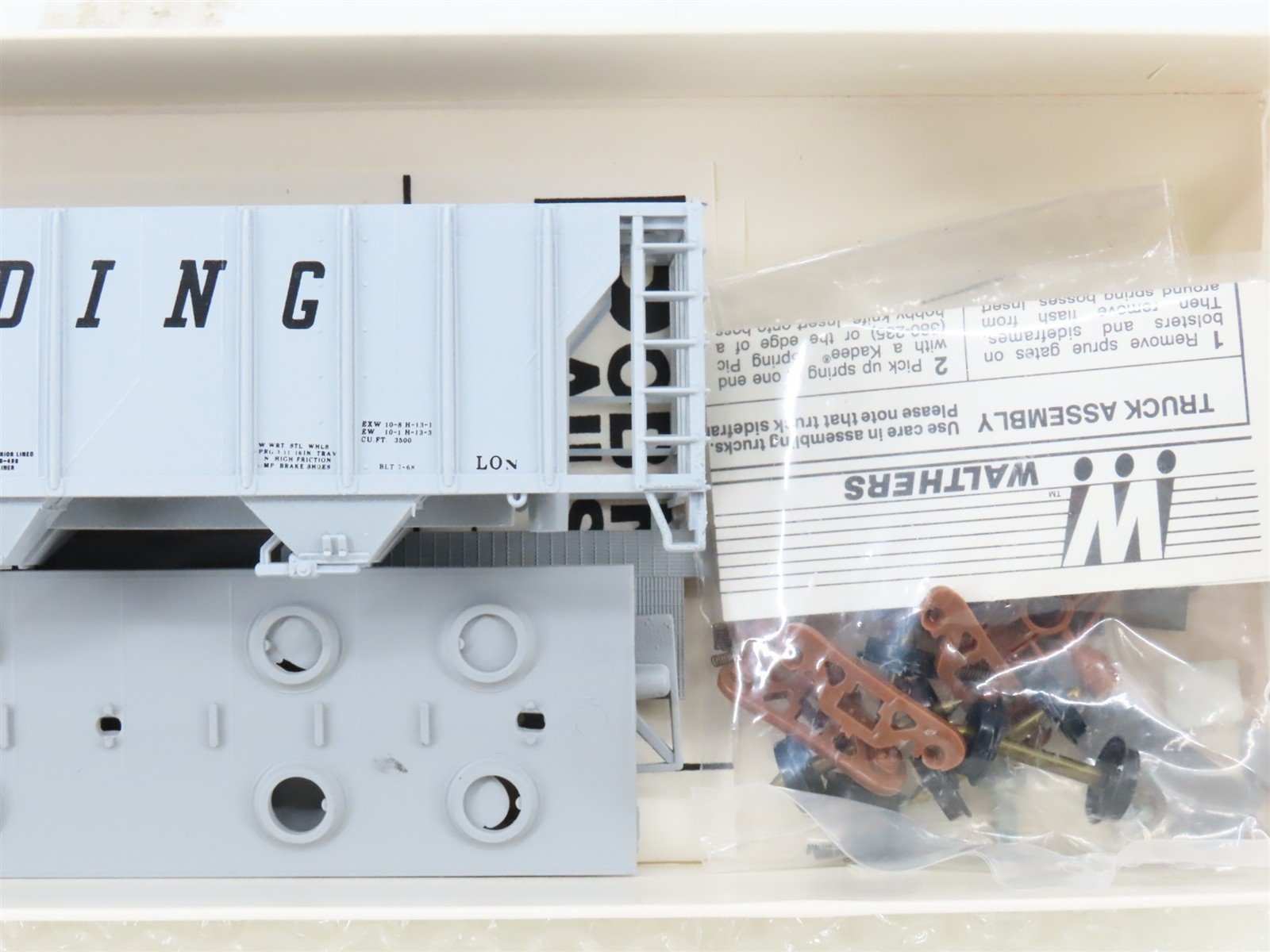 HO Scale Robin's Rails Bev-Bel Kit 9996 RDG Reading 3-Bay Hopper #789642