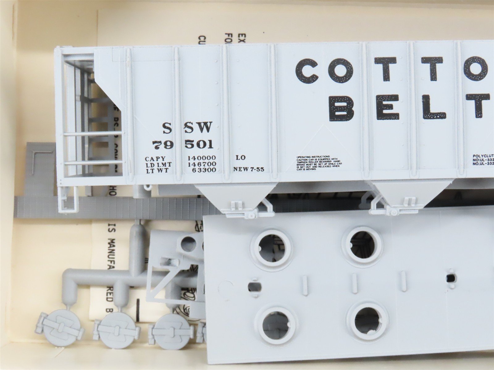 HO Scale Robin's Rails Bev-Bel Kit 9995-1 SSW Cotton Belt 3-Bay Hopper #79501