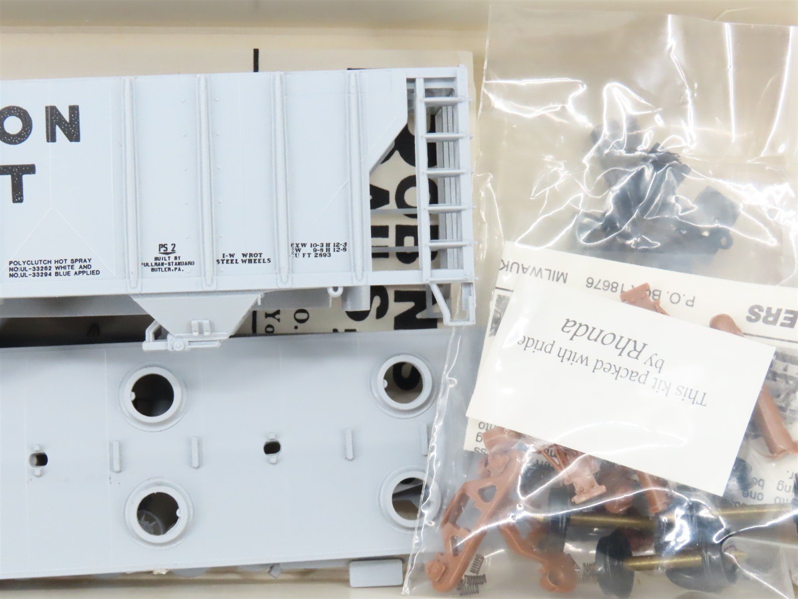 HO Scale Robin's Rails Bev-Bel Kit 9995-1 SSW Cotton Belt 3-Bay Hopper #79501