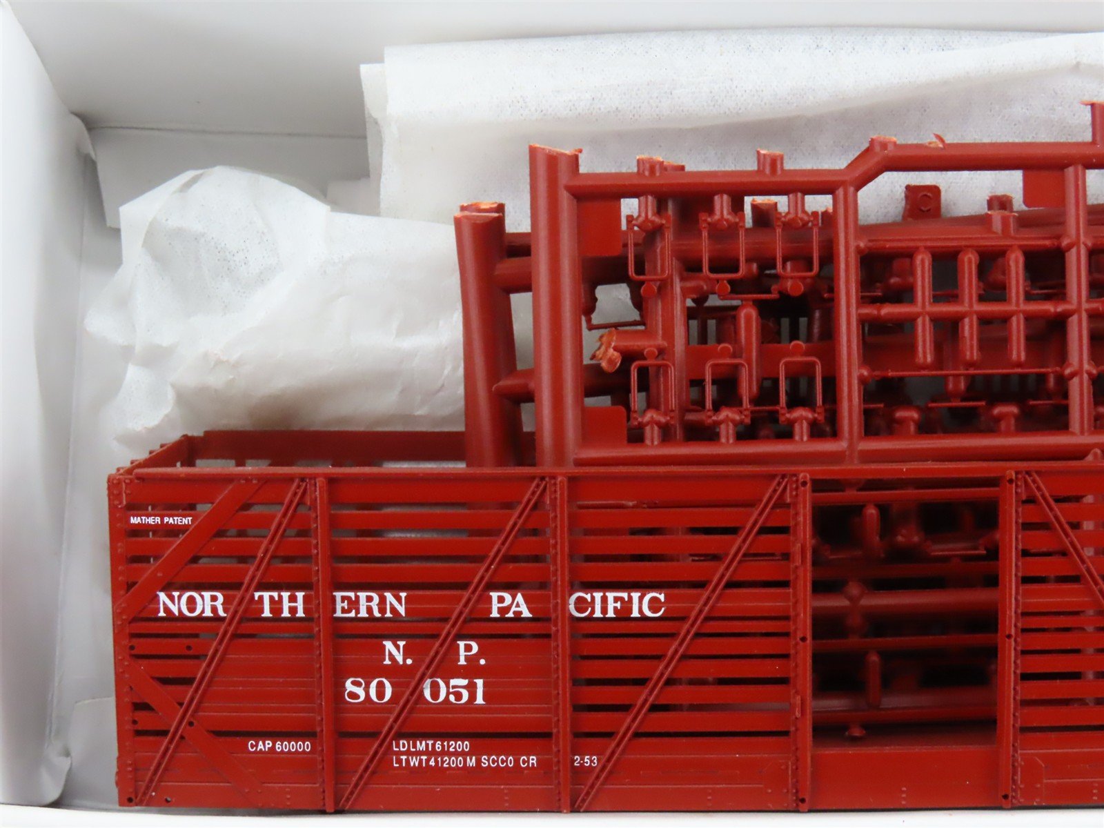HO Scale PROTO 2000 Kit 21390 NP Northern Pacific Railroad 40' Stock Car #80051