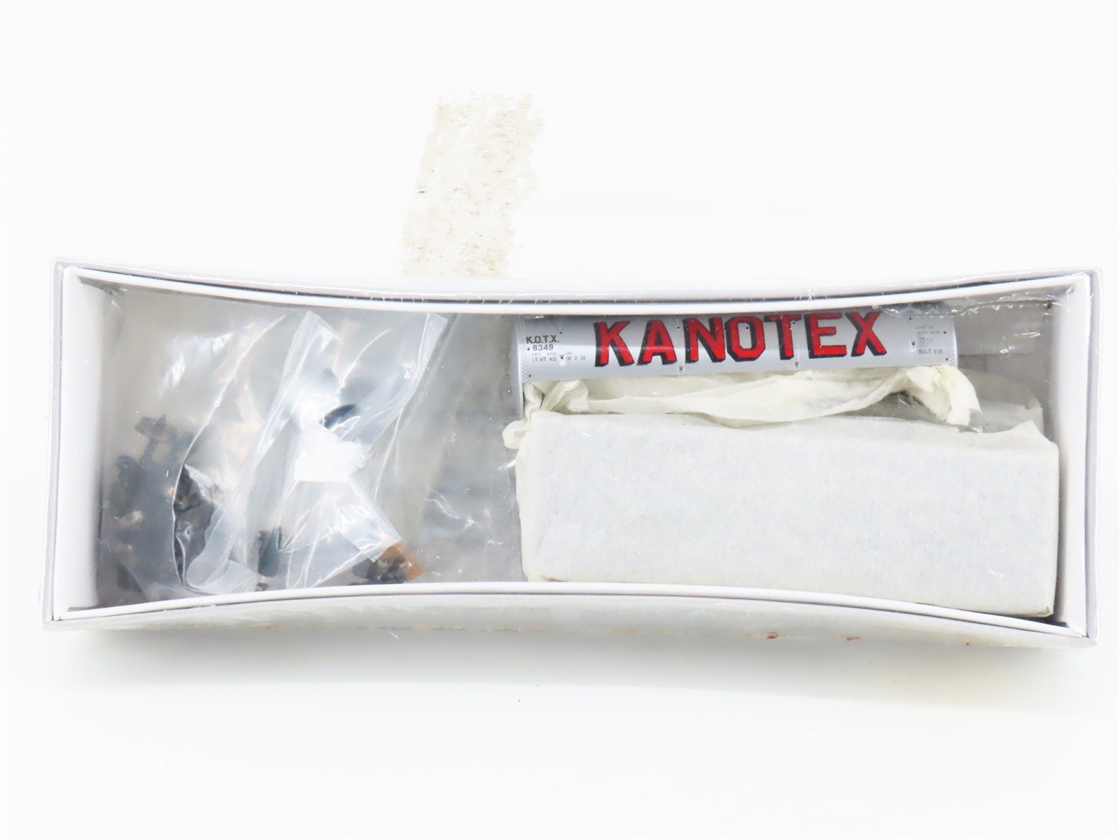 HO PROTO 2000 Kit KOTX Kanotex 8,000 Gallon Single Dome Tank Car #8349 - Sealed