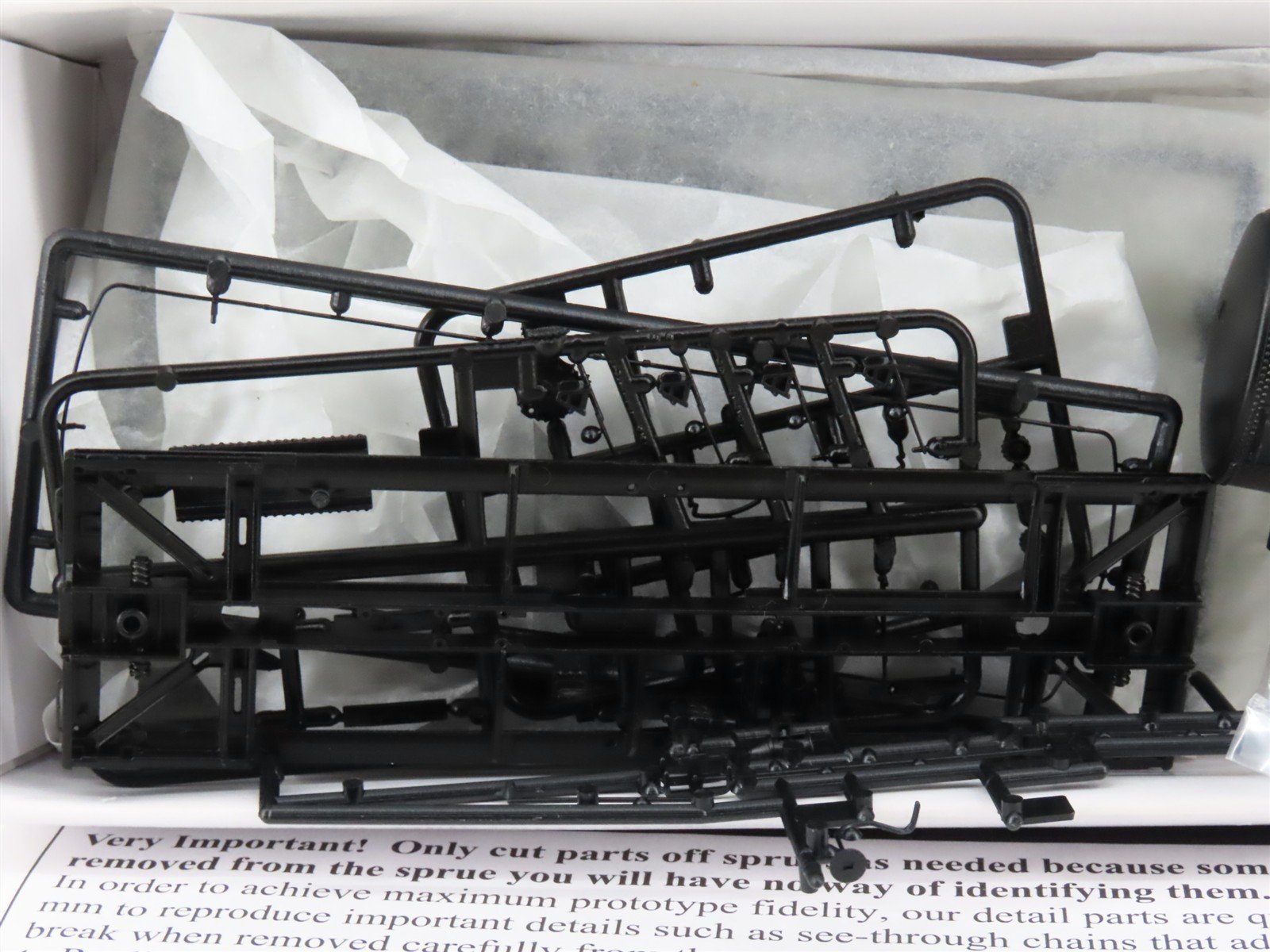 HO Scale PROTO 2000 Kit 23149 Undecorated 10,000 Gallon Single Dome Tank Car