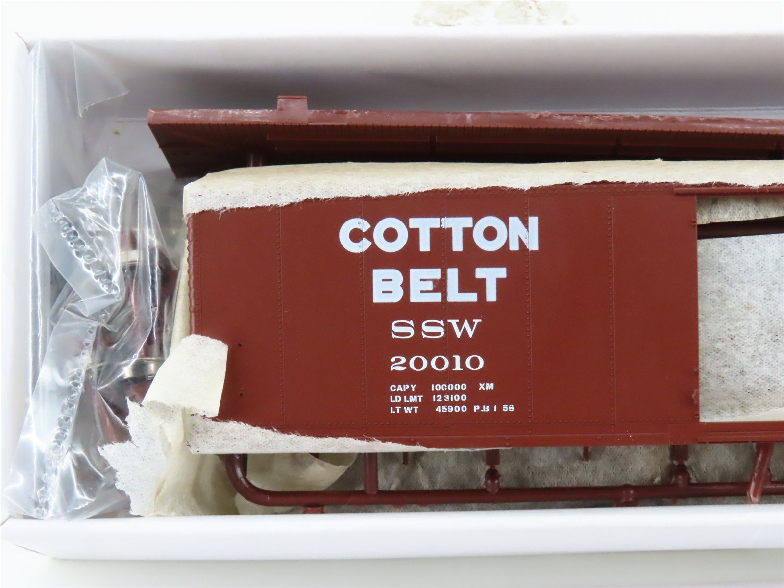 HO Scale PROTO 2000 Kit 21980 SSW Cotton Belt 50' Single Door Box Car #20010