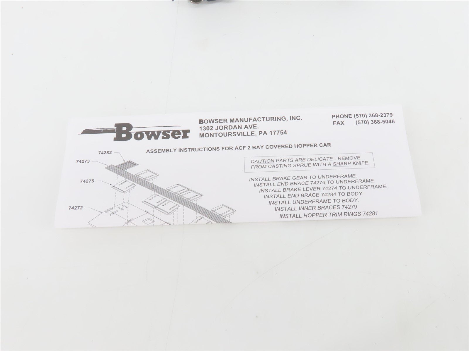 HO Scale Bowser 56136 SP Southern Pacific 2-Bay Covered Hopper #400084 -Upgraded