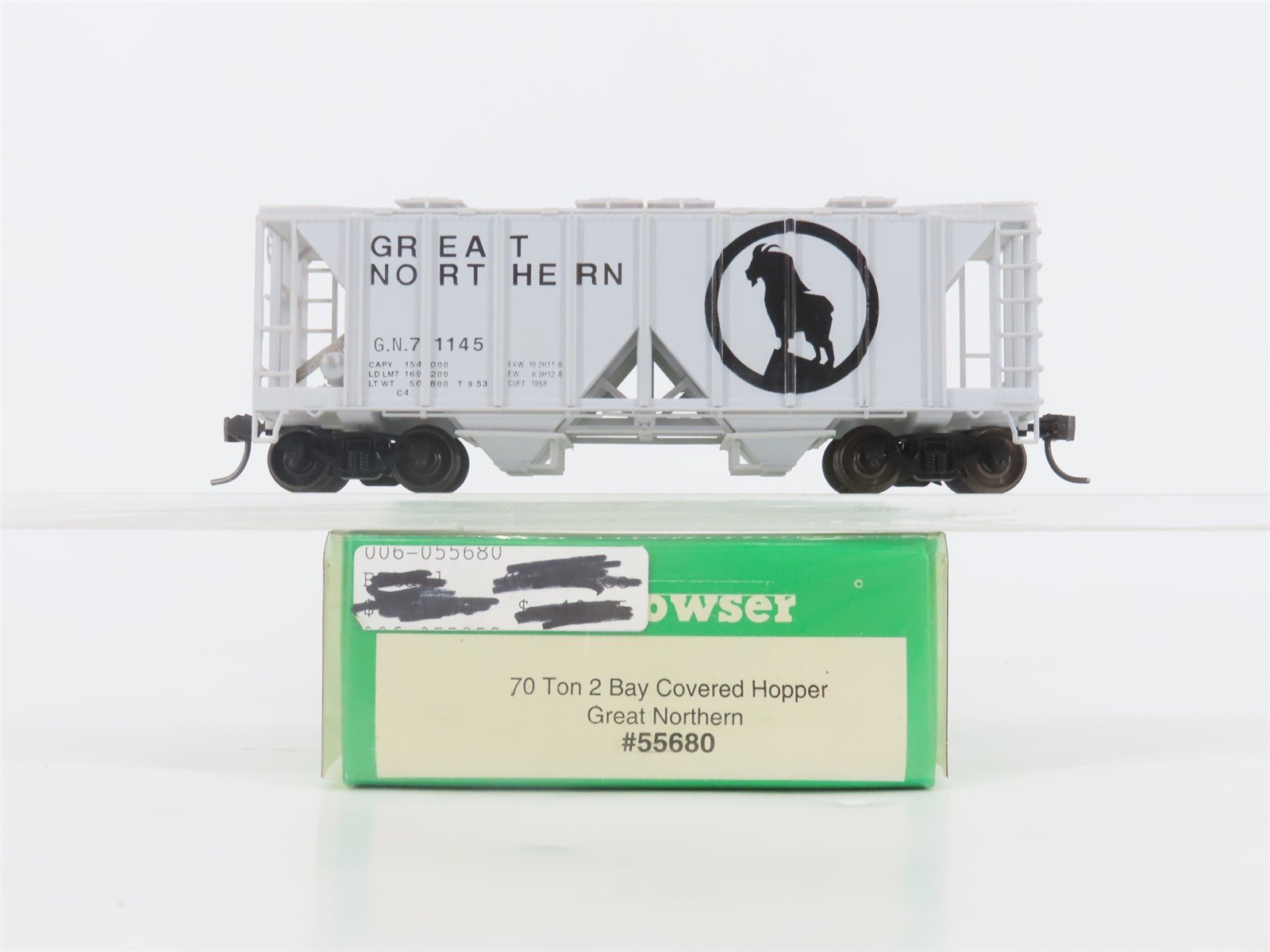 HO Scale Bowser 55680 GN Great Northern 2-Bay Covered Hopper #71145 - Upgraded