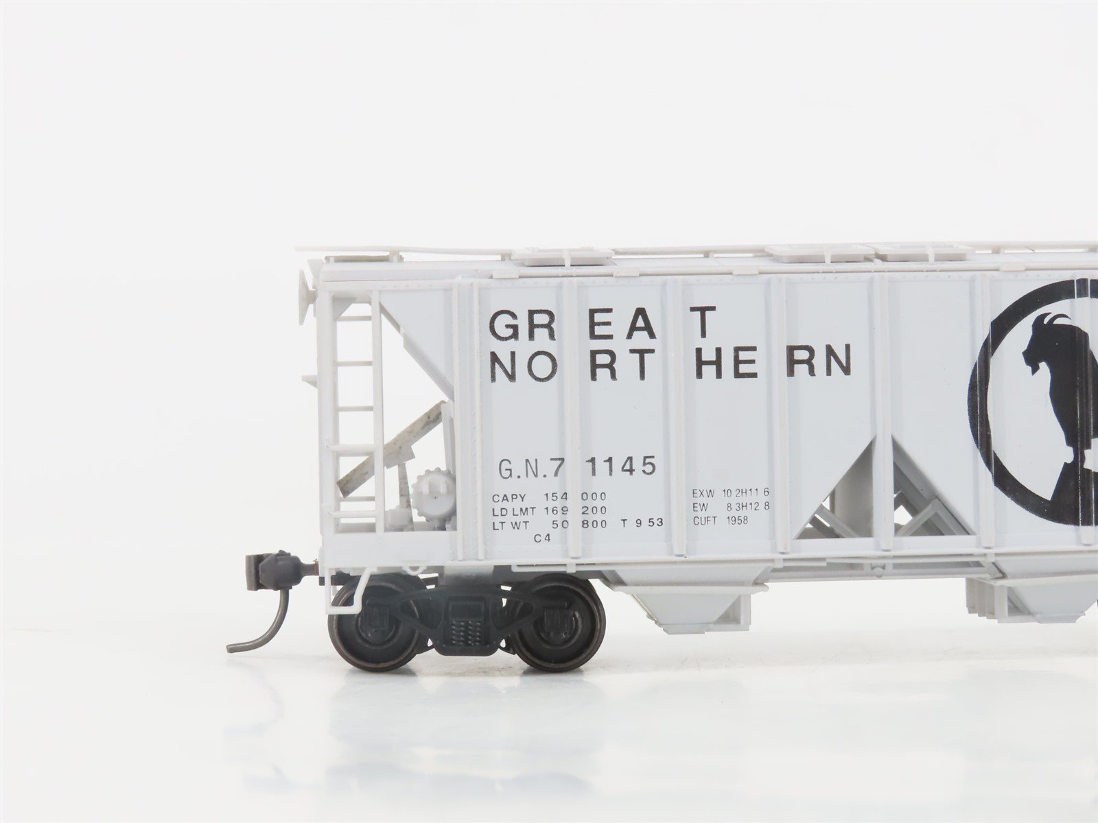HO Scale Bowser 55680 GN Great Northern 2-Bay Covered Hopper #71145 - Upgraded
