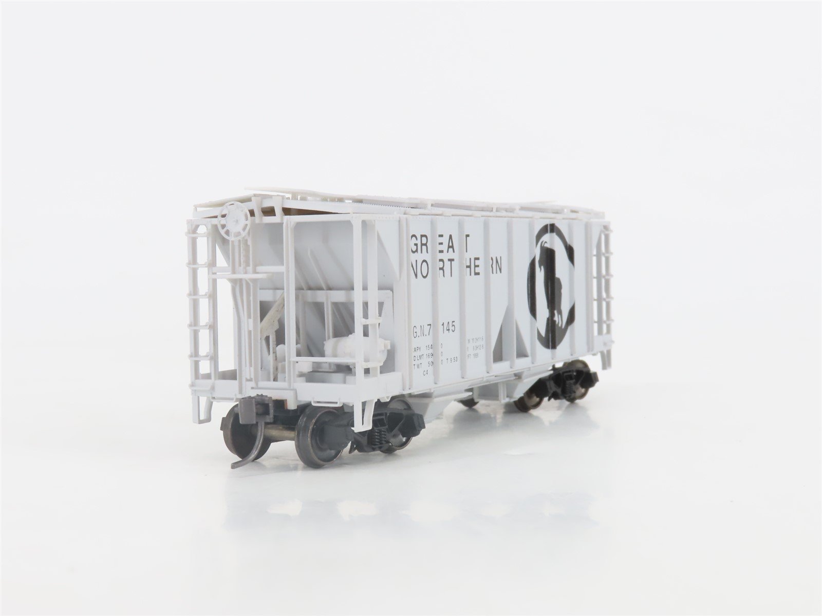 HO Scale Bowser 55680 GN Great Northern 2-Bay Covered Hopper #71145 - Upgraded