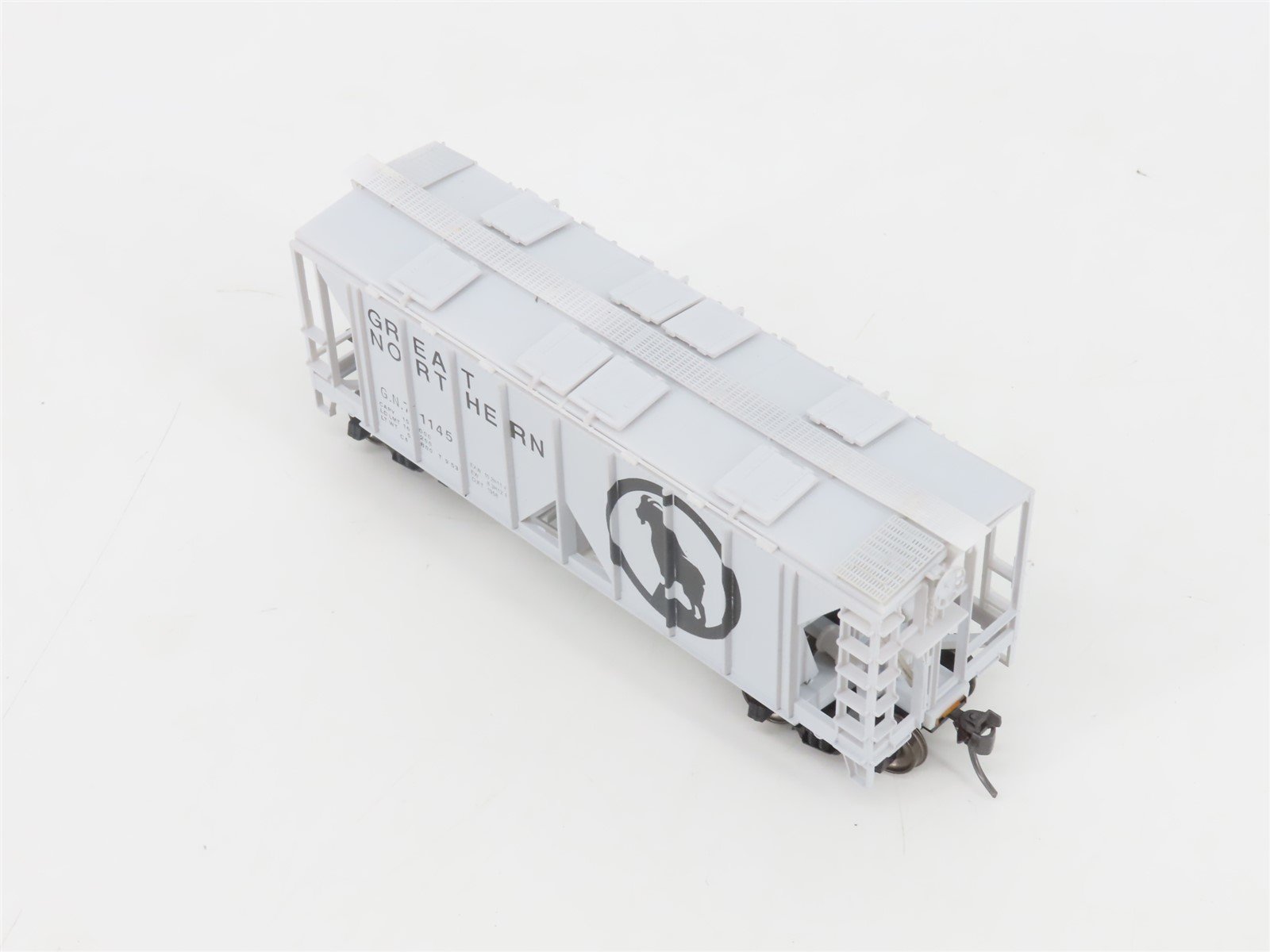 HO Scale Bowser 55680 GN Great Northern 2-Bay Covered Hopper #71145 - Upgraded