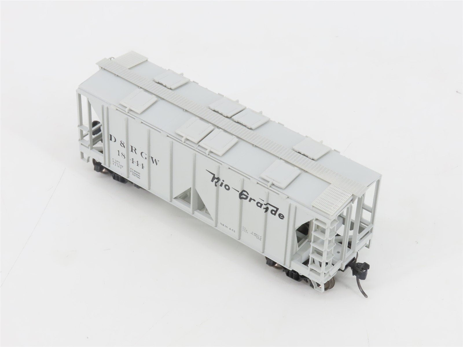 HO Scale Bowser 55615 D&RGW Rio Grande 2-Bay Covered Hopper #18444 -Upgraded