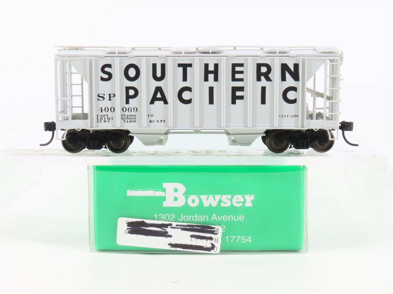 HO Scale Bowser 56136 SP Southern Pacific 2-Bay Covered Hopper #400069 -Upgraded