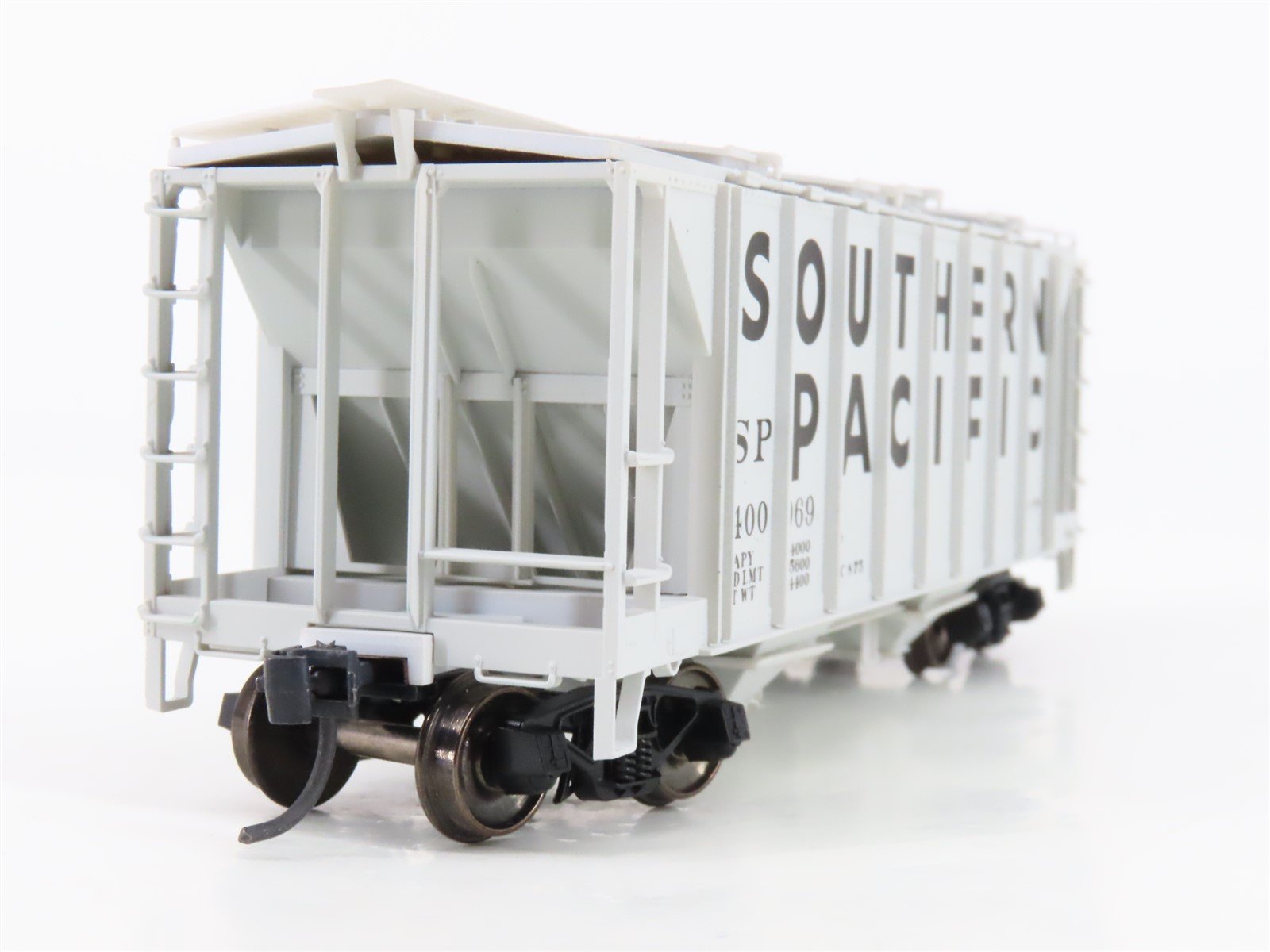 HO Scale Bowser 56136 SP Southern Pacific 2-Bay Covered Hopper #400069 -Upgraded
