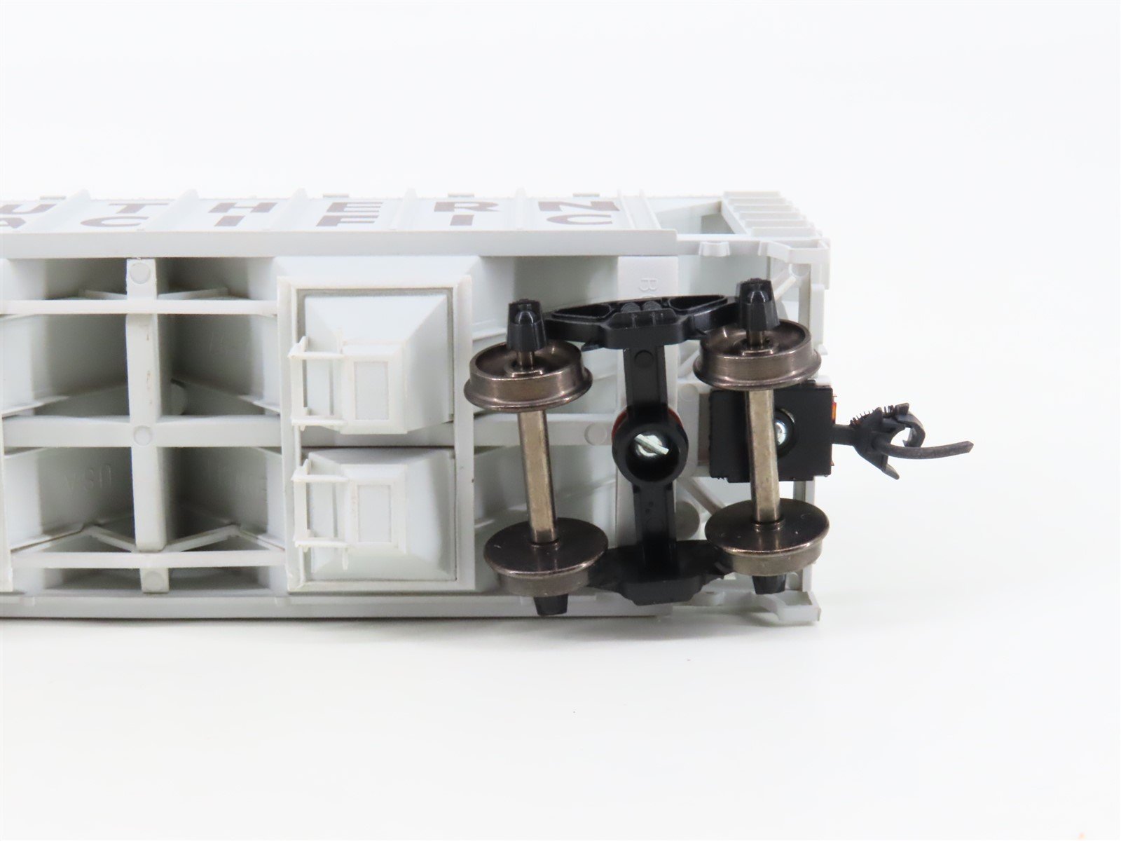 HO Scale Bowser 56136 SP Southern Pacific 2-Bay Covered Hopper #400069 -Upgraded