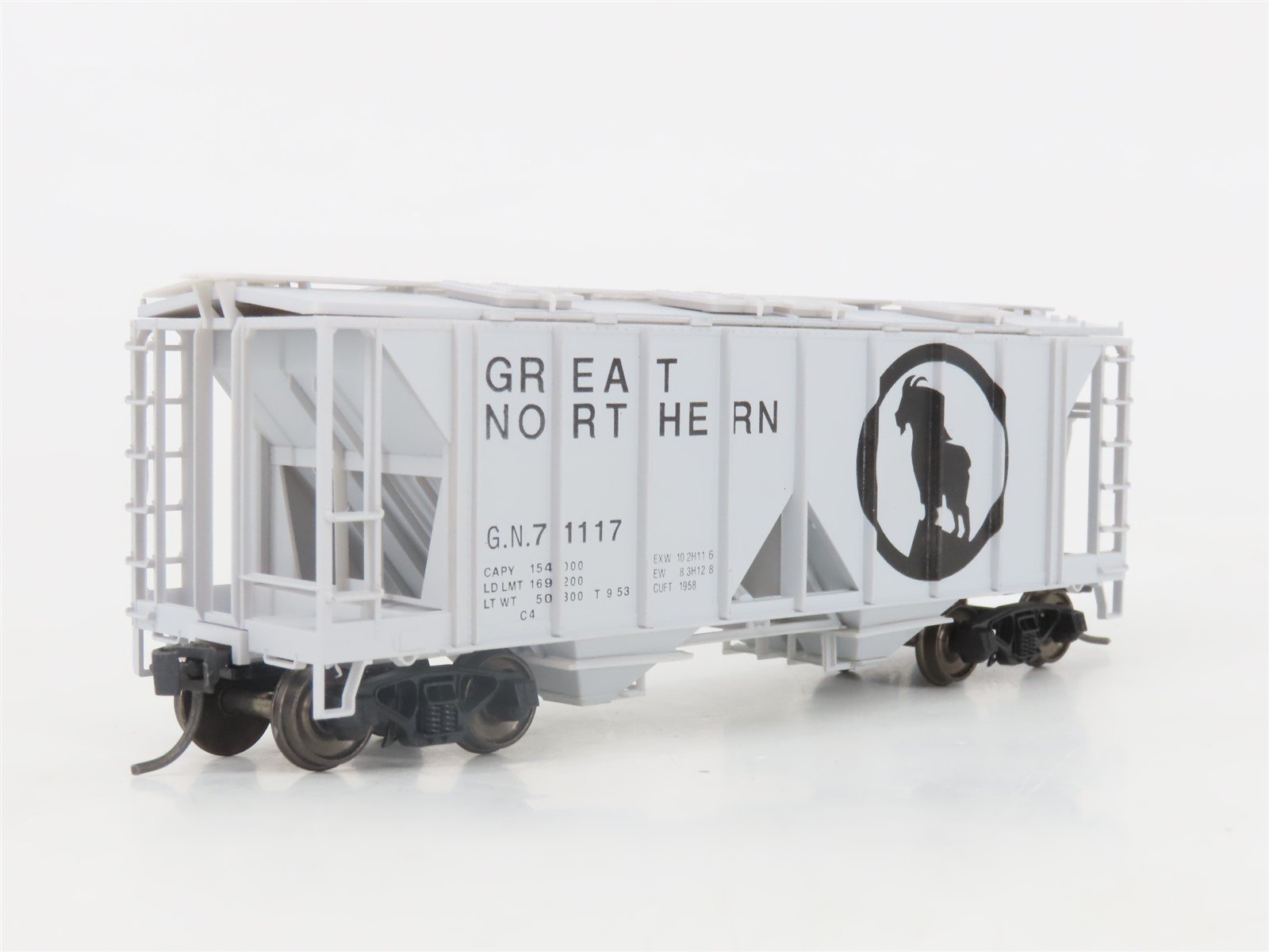 HO Scale Bowser 55680 GN Great Northern 2-Bay Covered Hopper #71117 -Upgraded