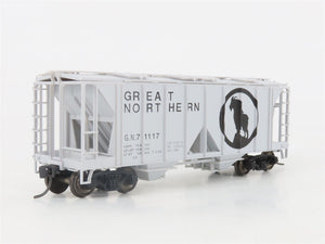 HO Scale Bowser 55680 GN Great Northern 2-Bay Covered Hopper #71117 -Upgraded