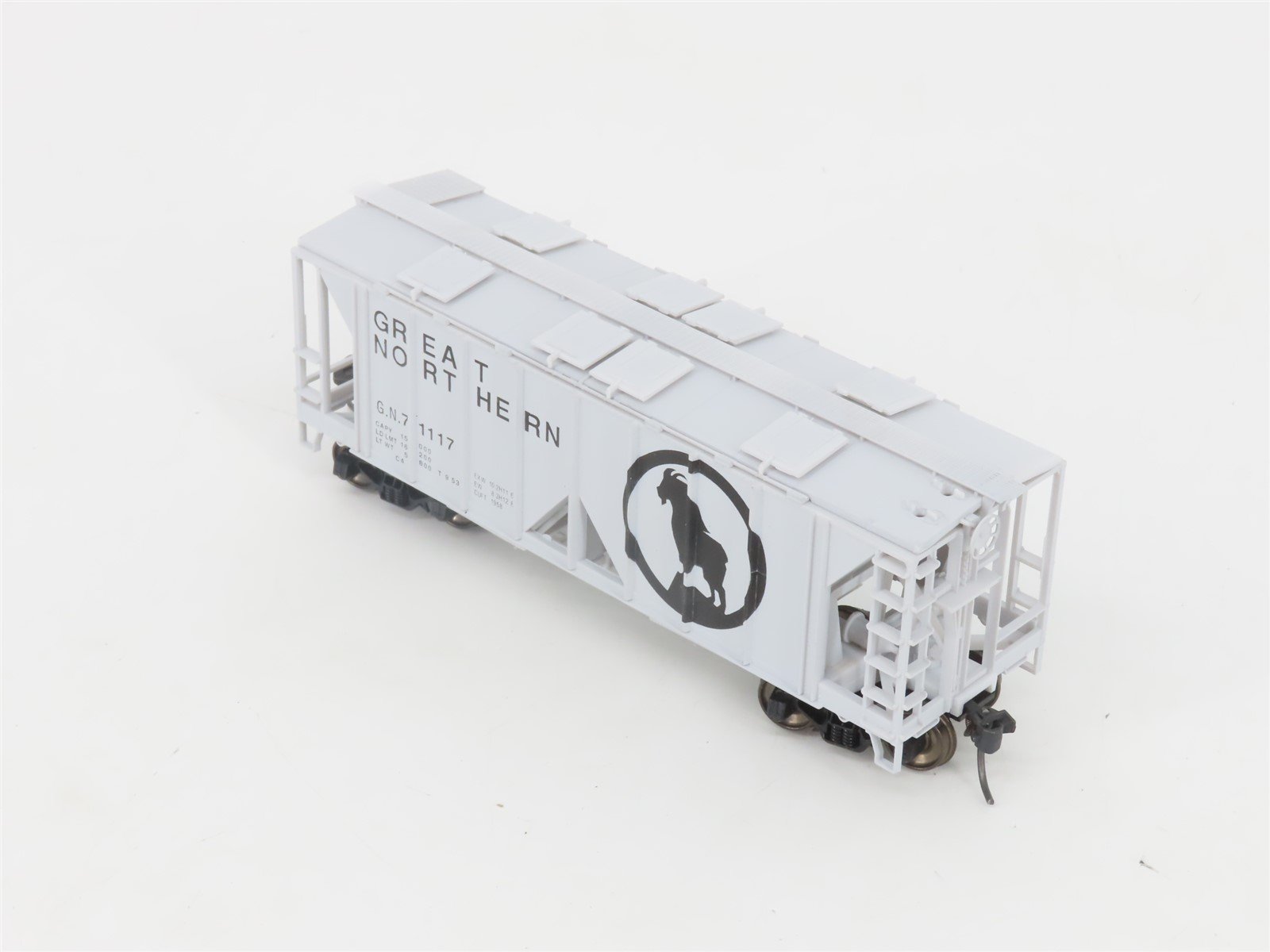 HO Scale Bowser 55680 GN Great Northern 2-Bay Covered Hopper #71117 -Upgraded